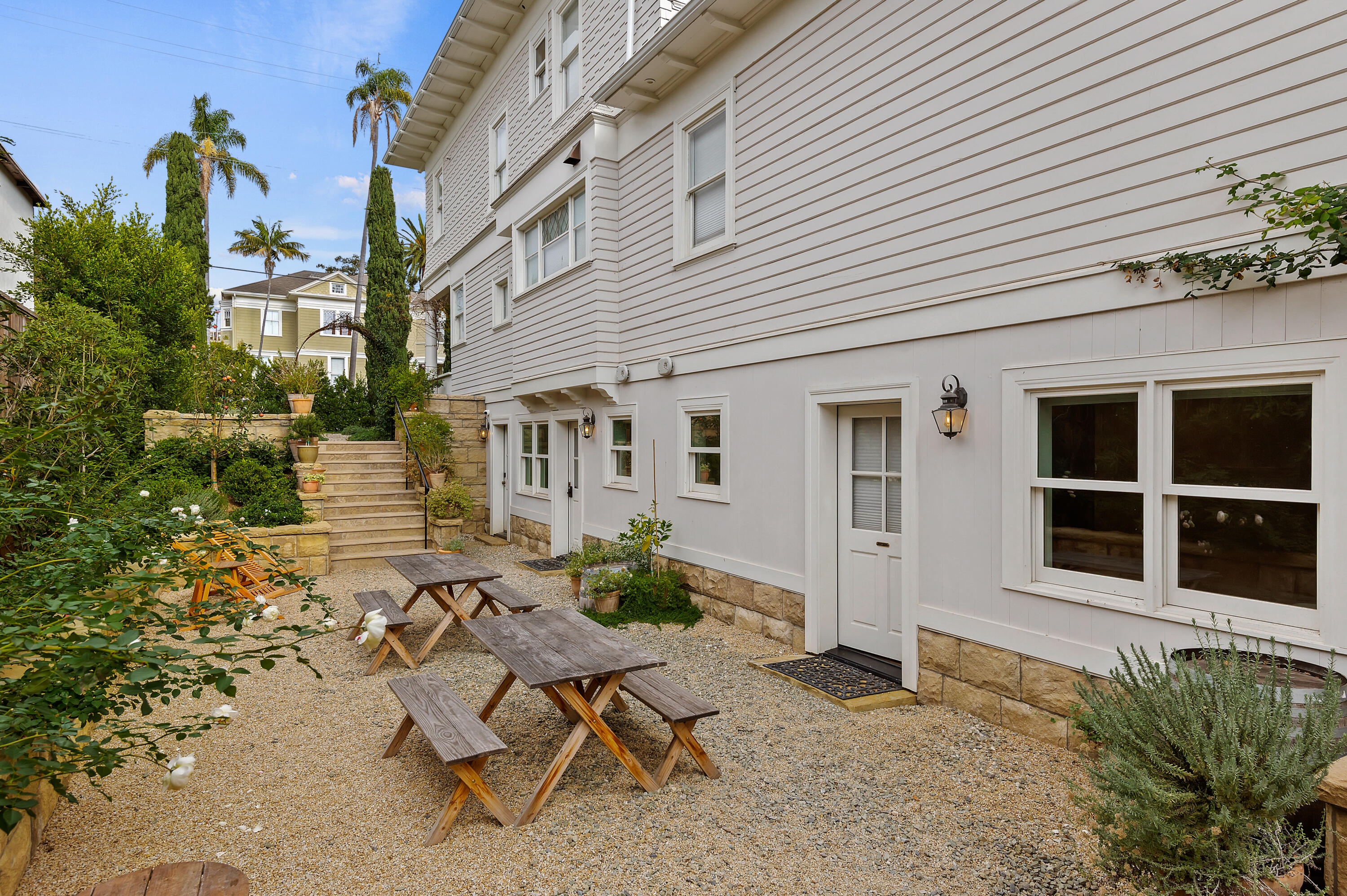 100 W Valerio Street