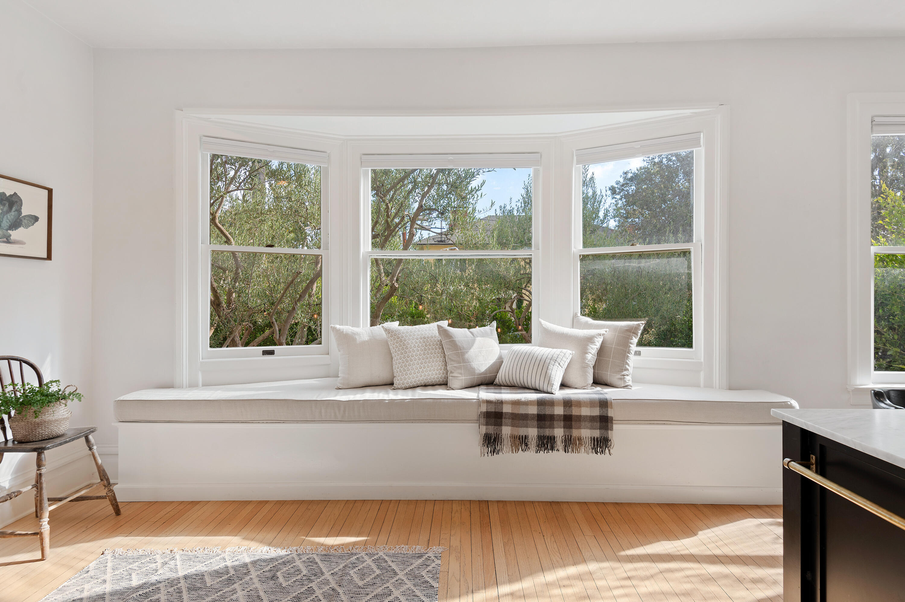 100 W Valerio Street