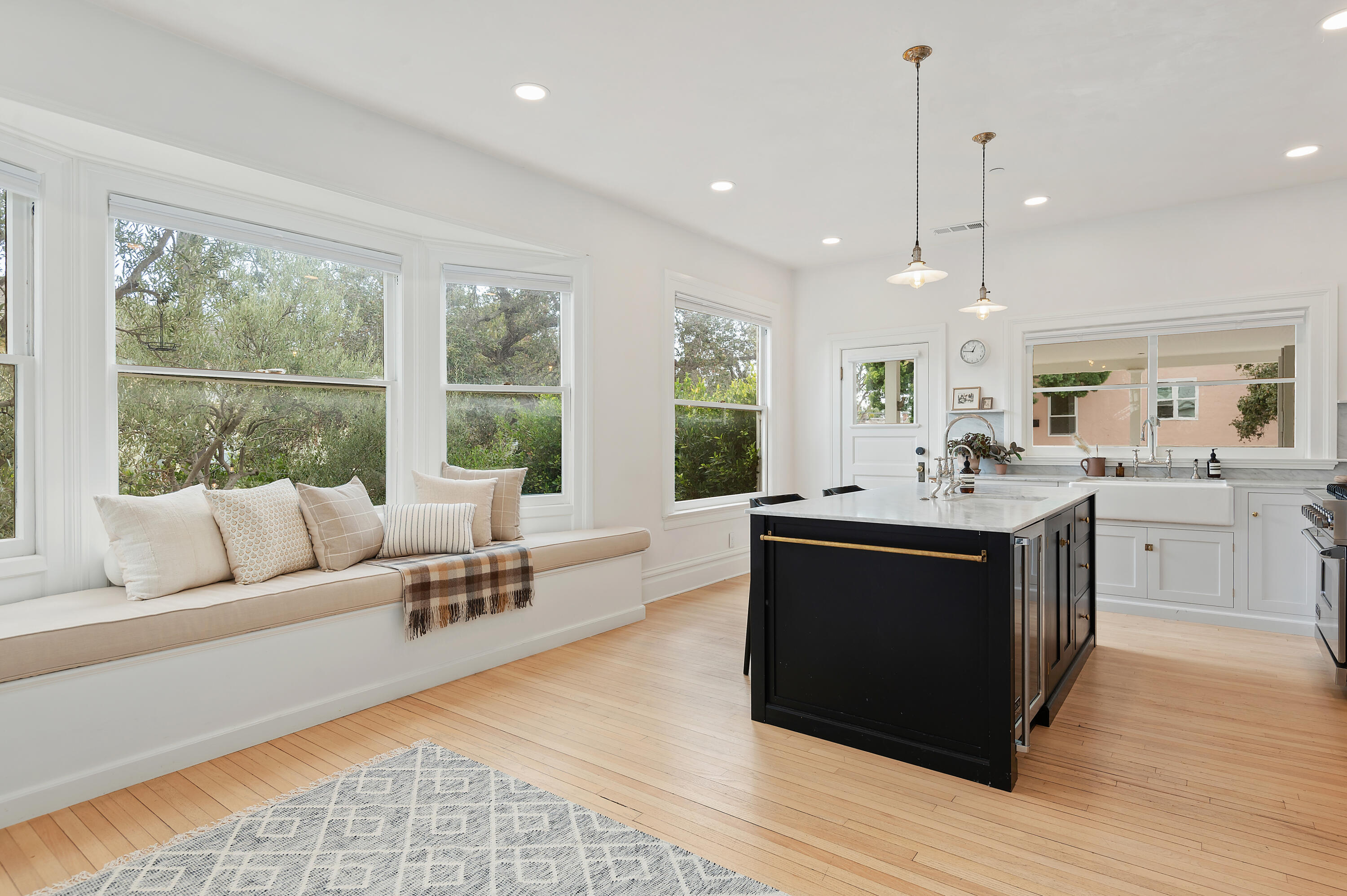 100 W Valerio Street