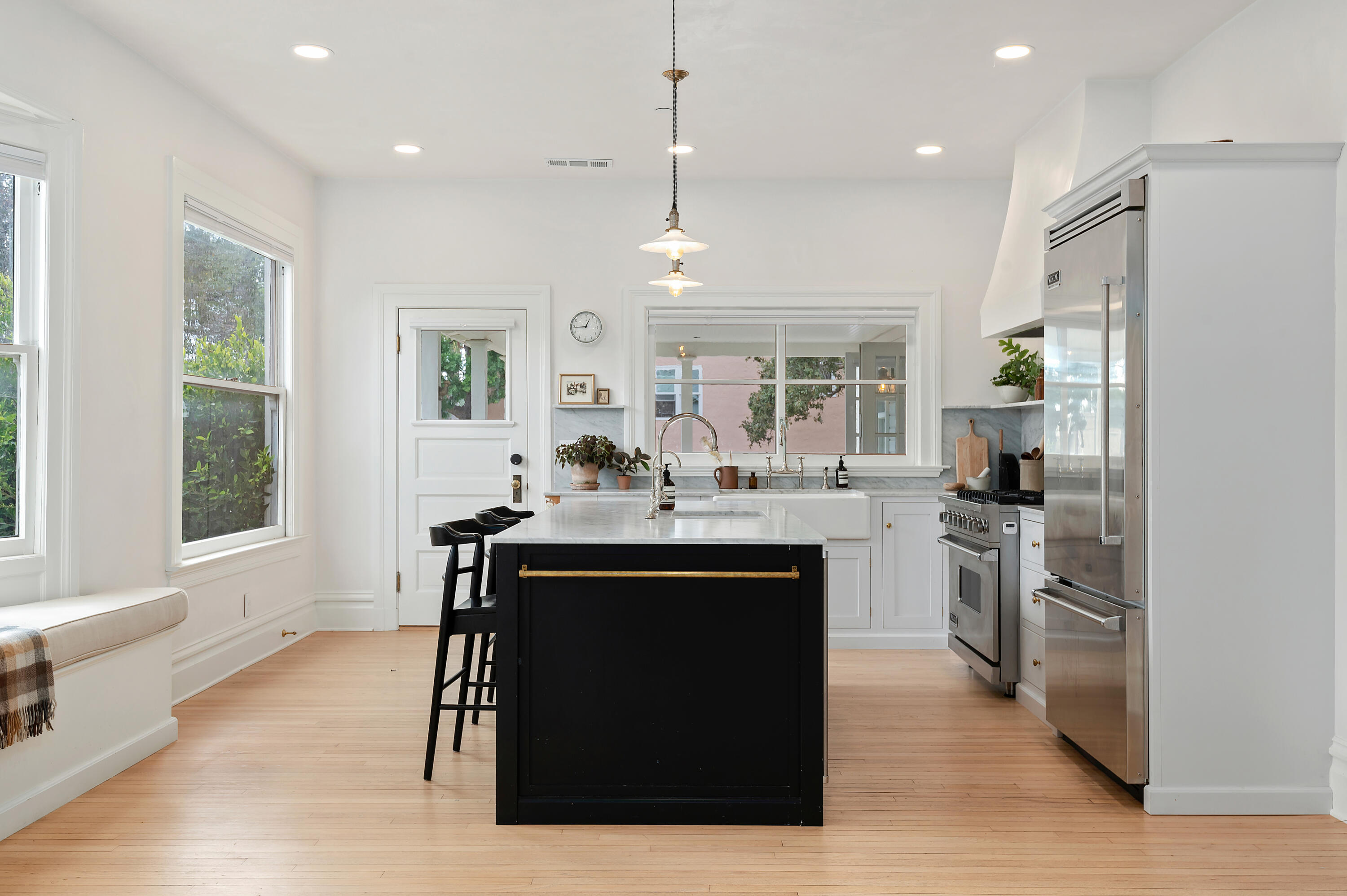 100 W Valerio Street