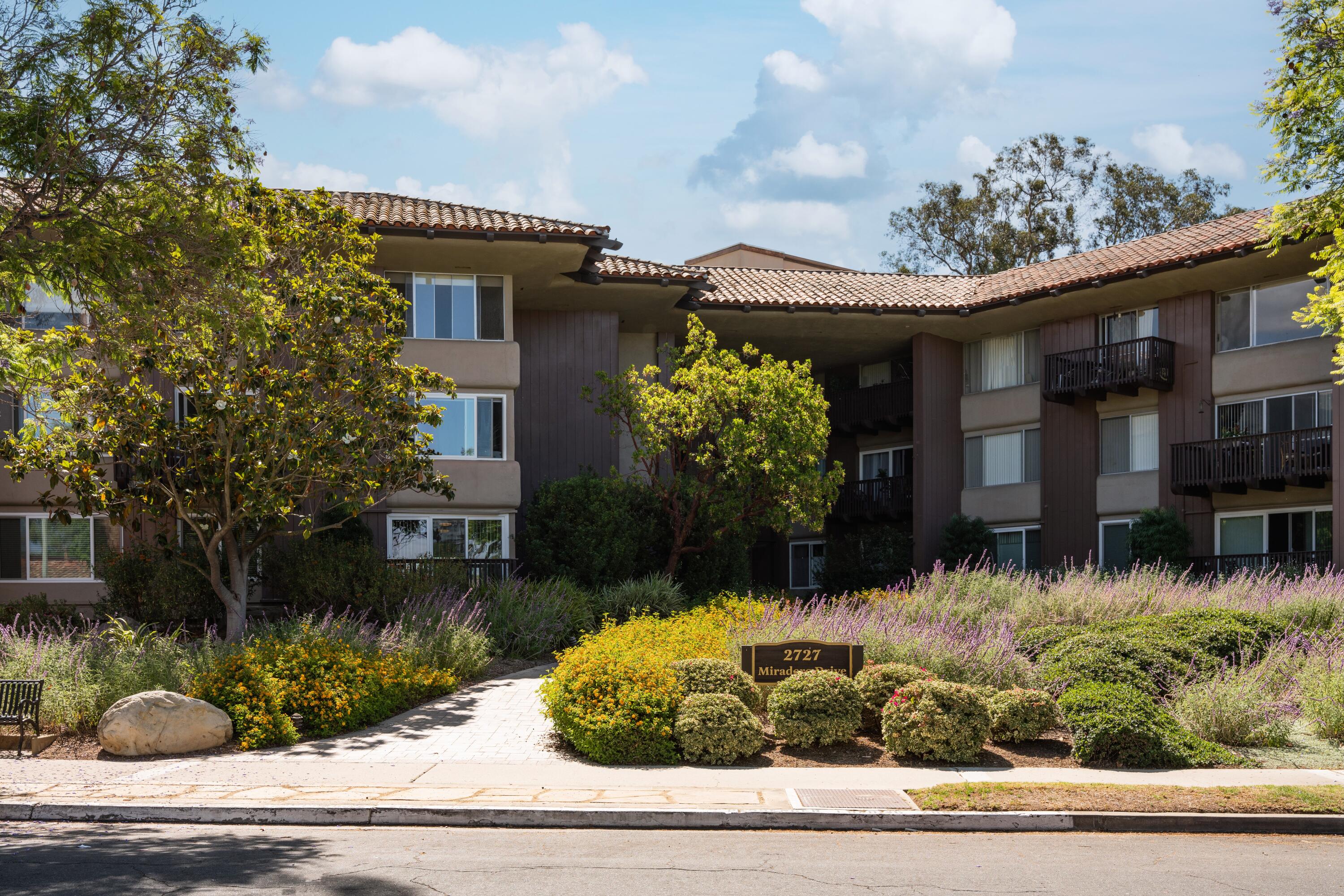 2727 Miradero Drive, 305