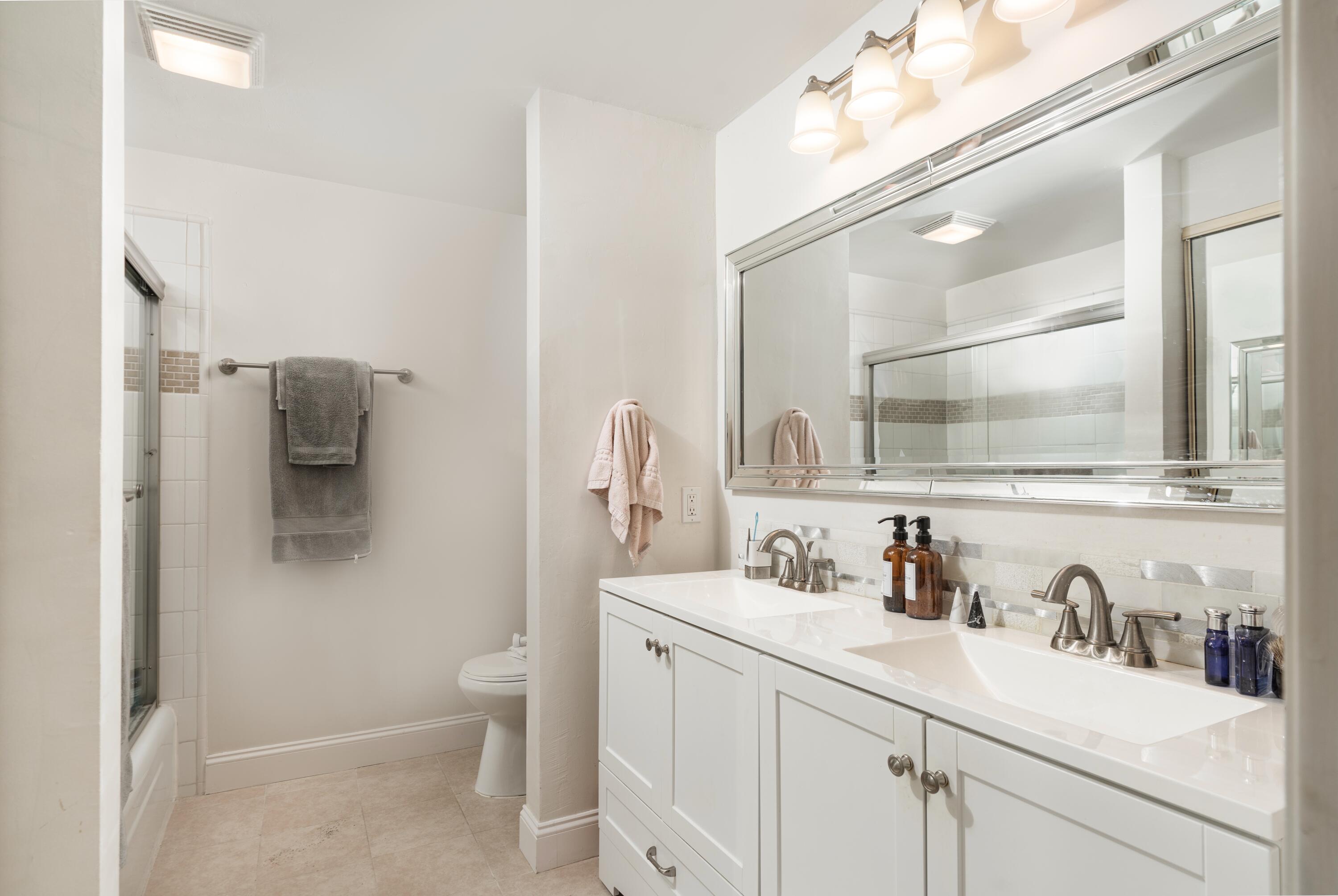 2727 Miradero Drive, 305