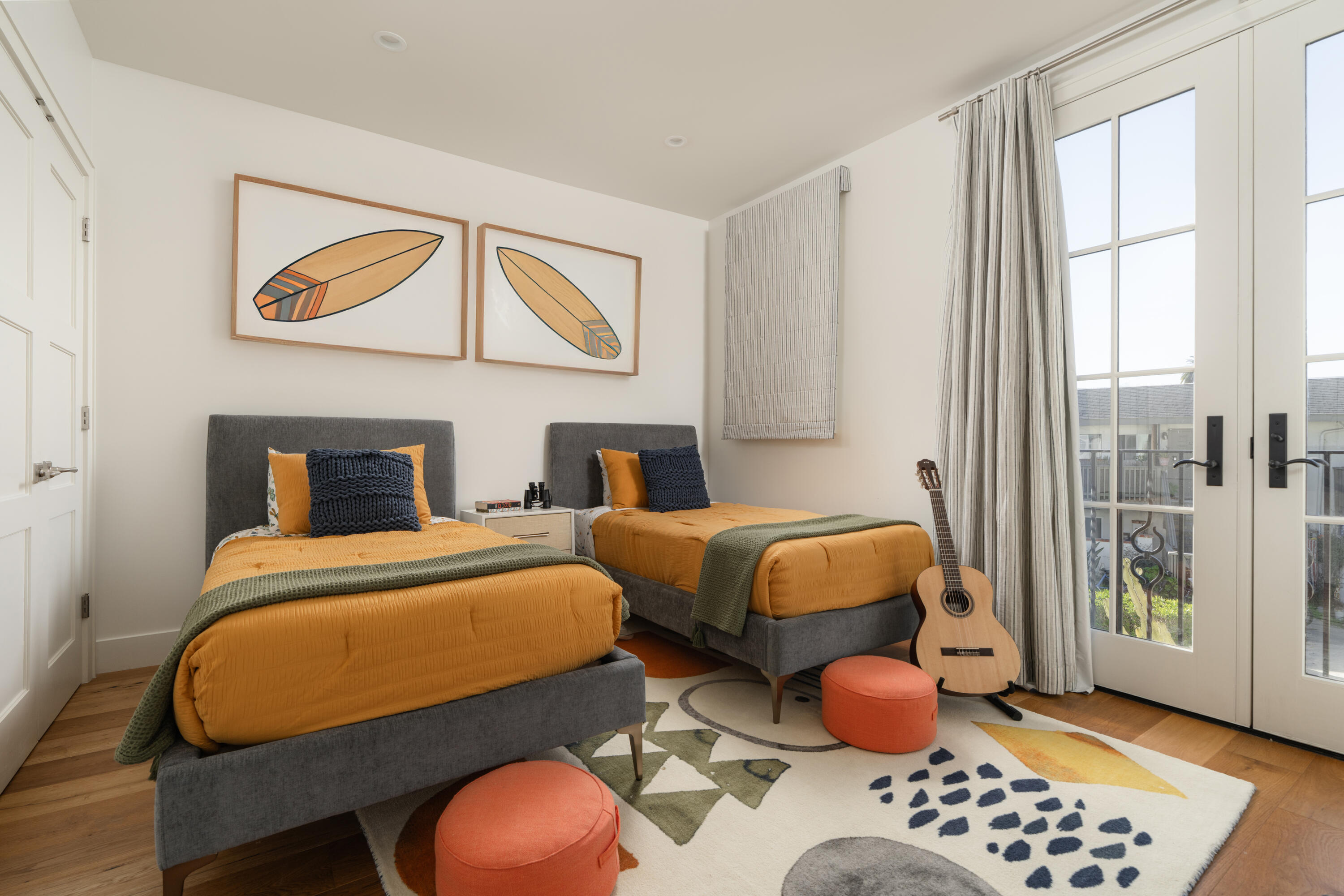 122 W Yanonali Street