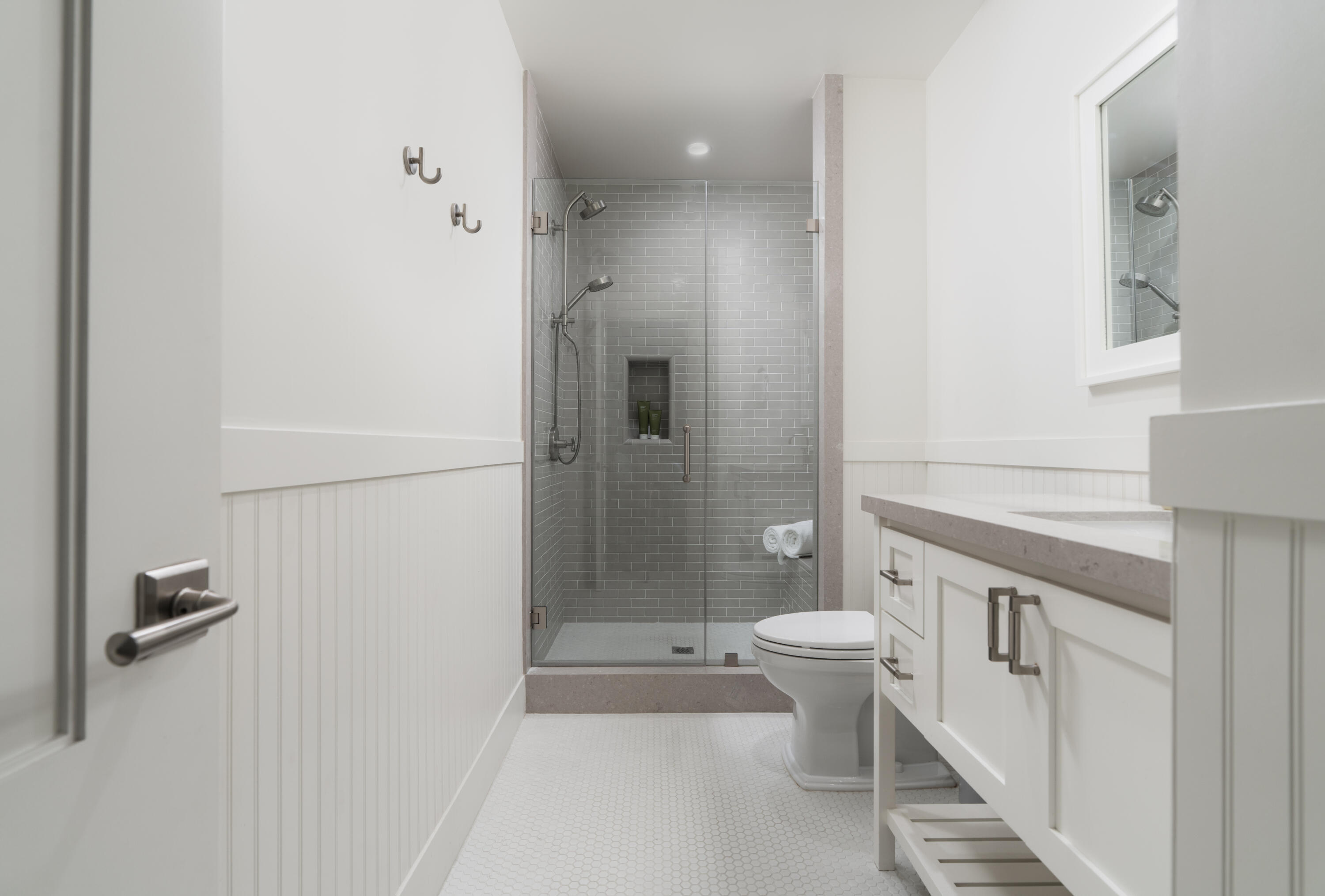 122 W Yanonali Street