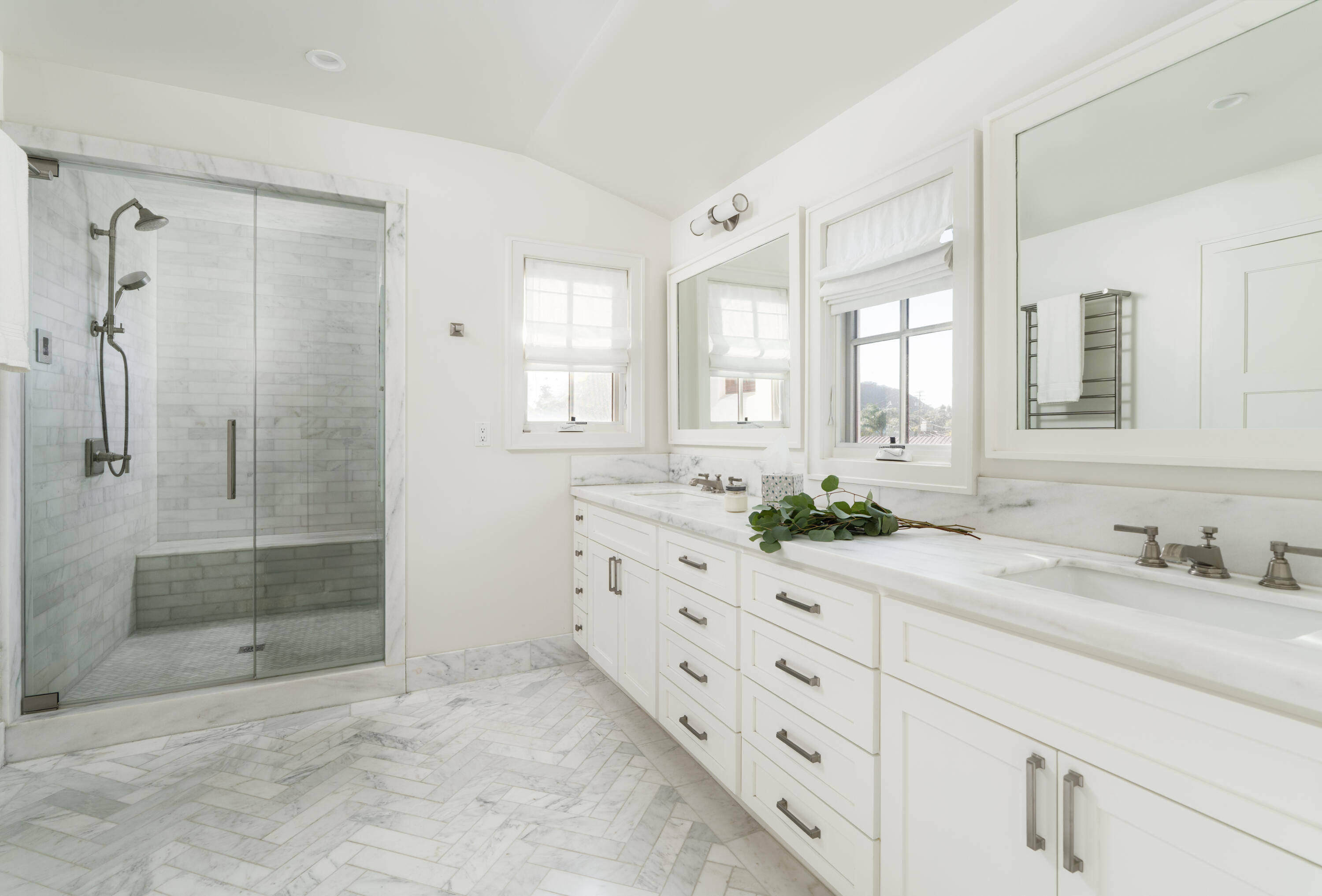 122 W Yanonali Street