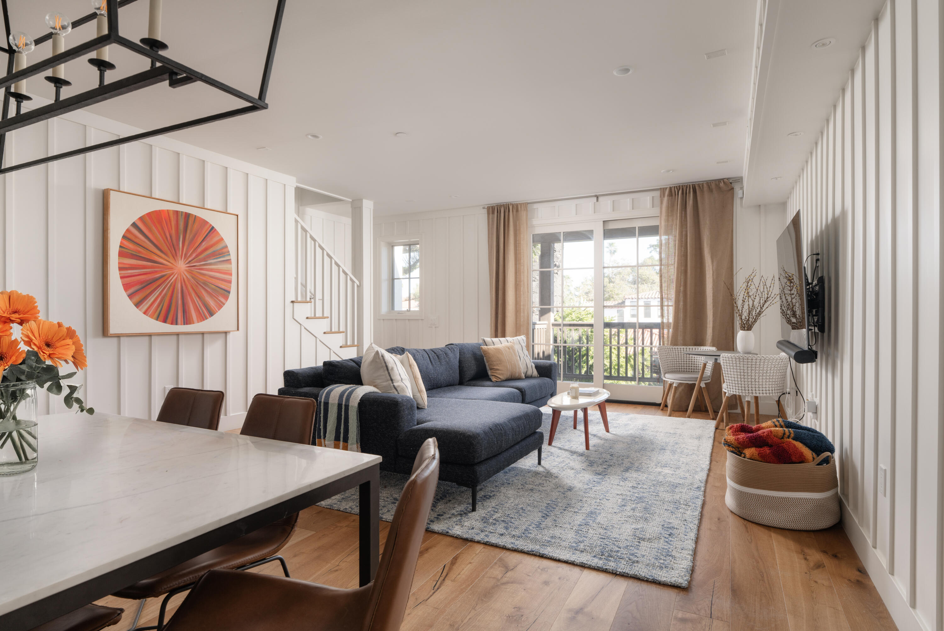 122 W Yanonali Street