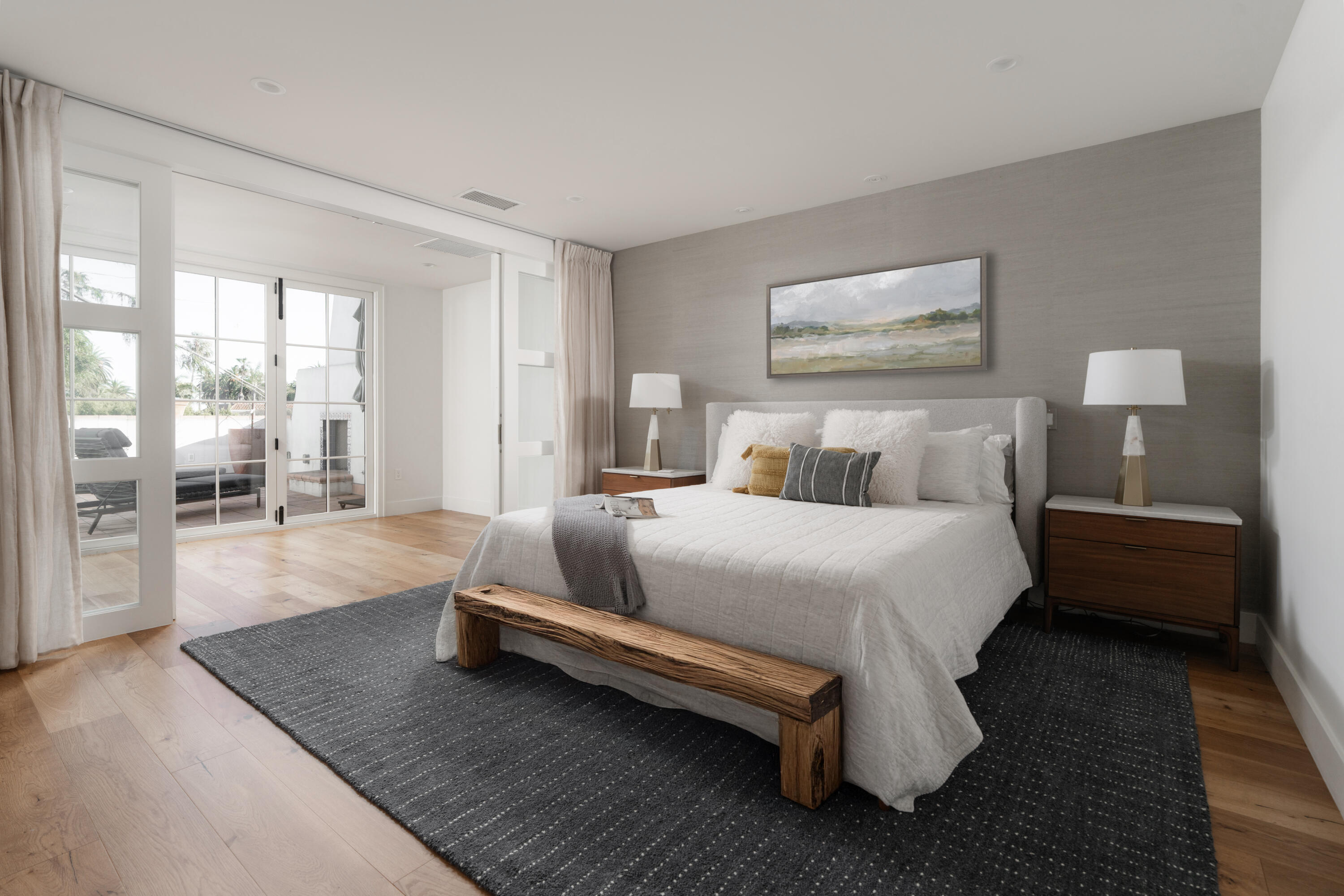 122 W Yanonali Street