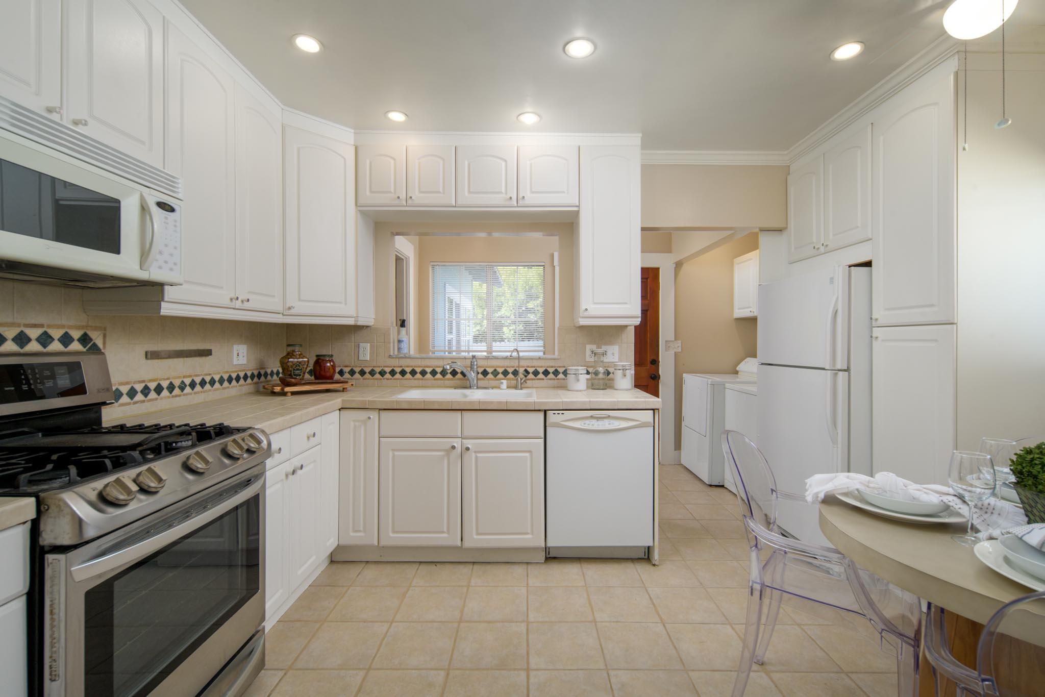 2535/2605 Bath Street