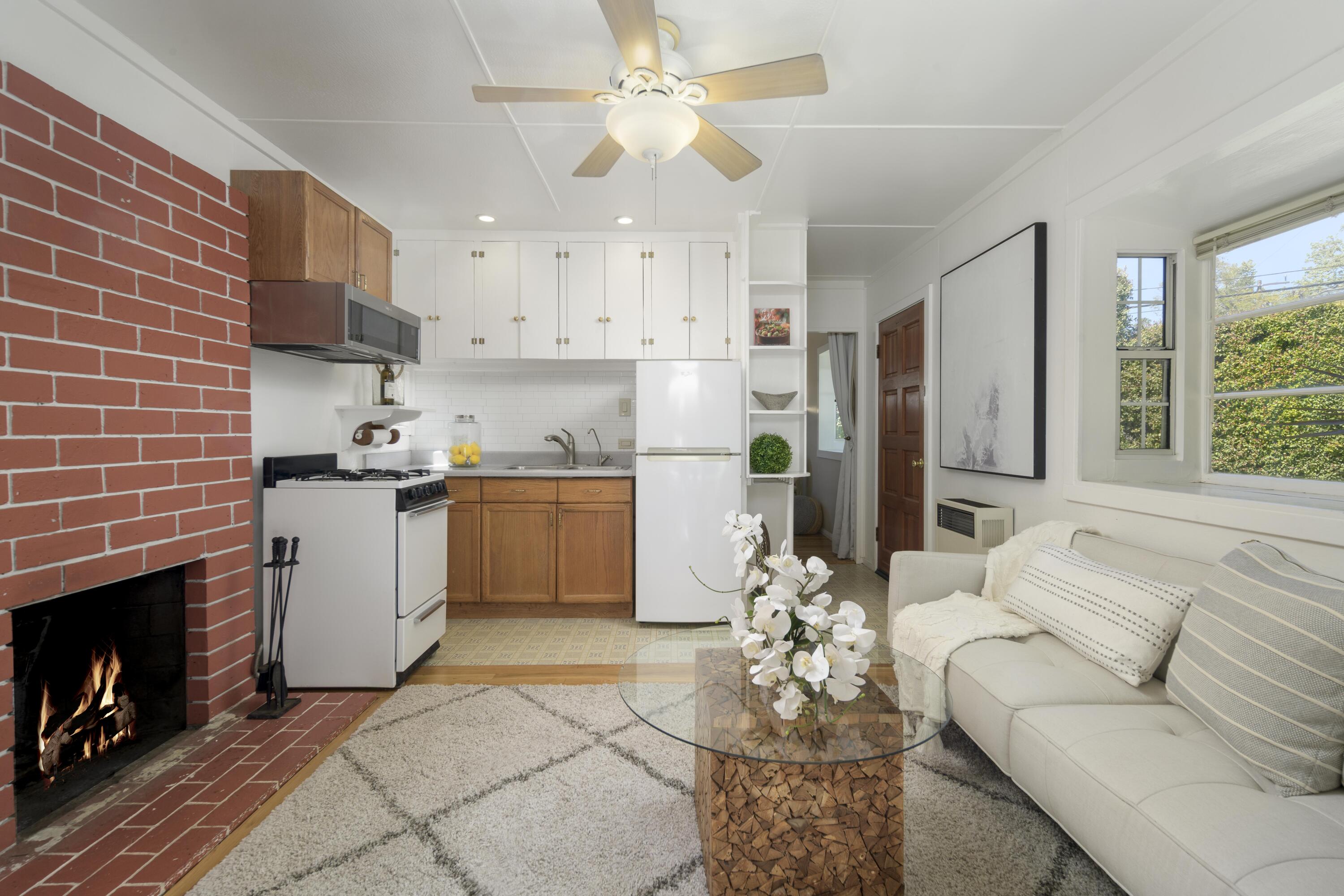 2535/2605 Bath Street