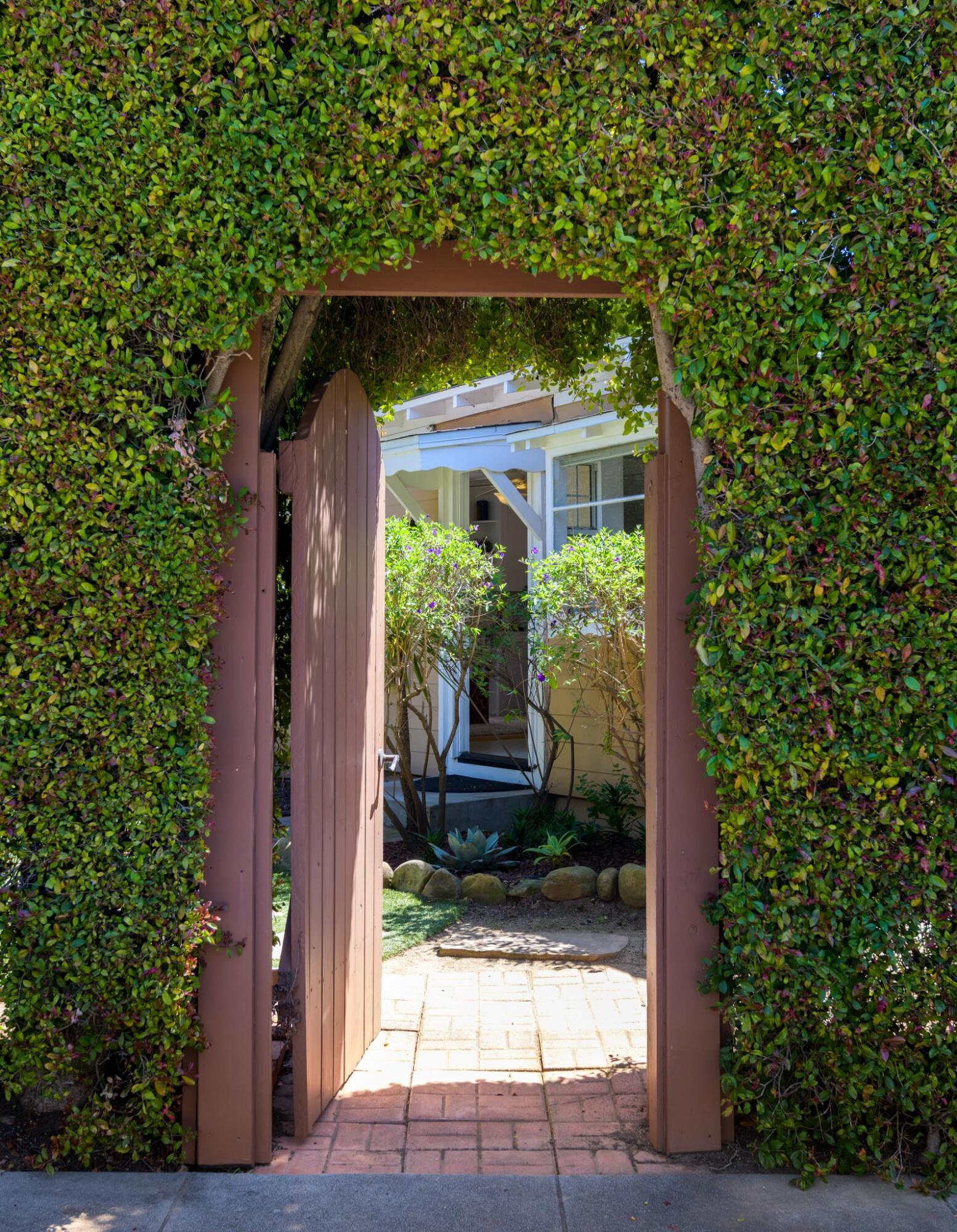 2535/2605 Bath Street