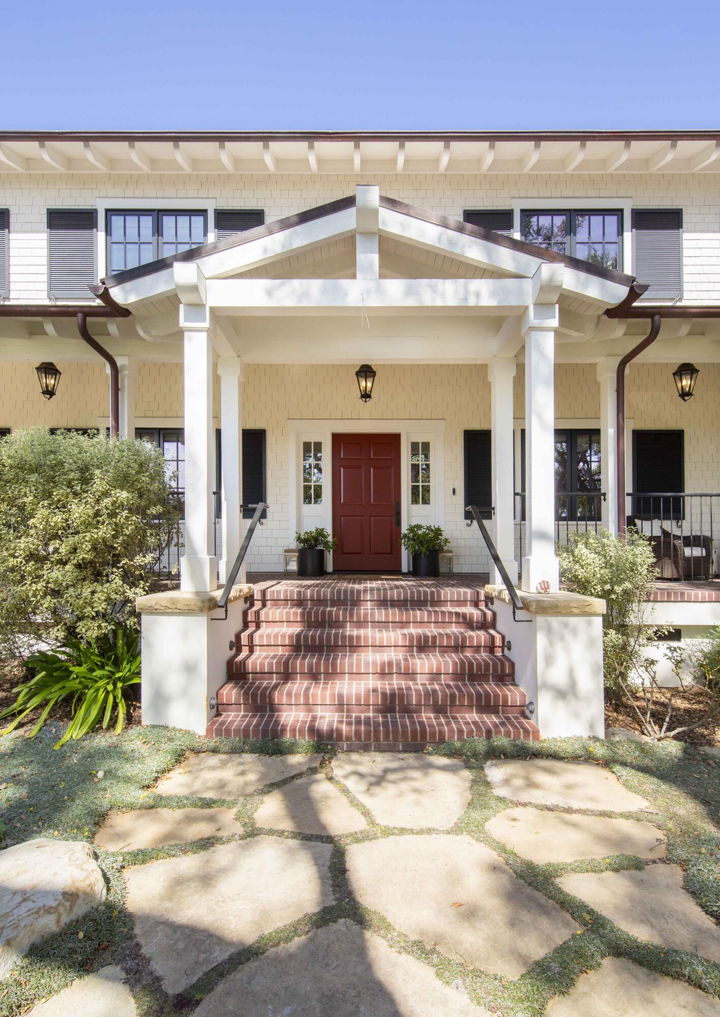 1729 Glen Oaks Drive