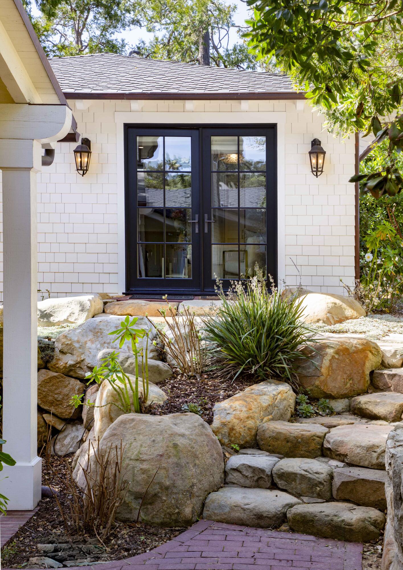 1729 Glen Oaks Drive