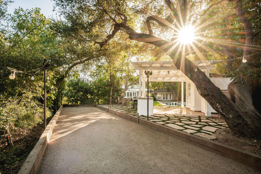 0000 Undisclosed Address Road