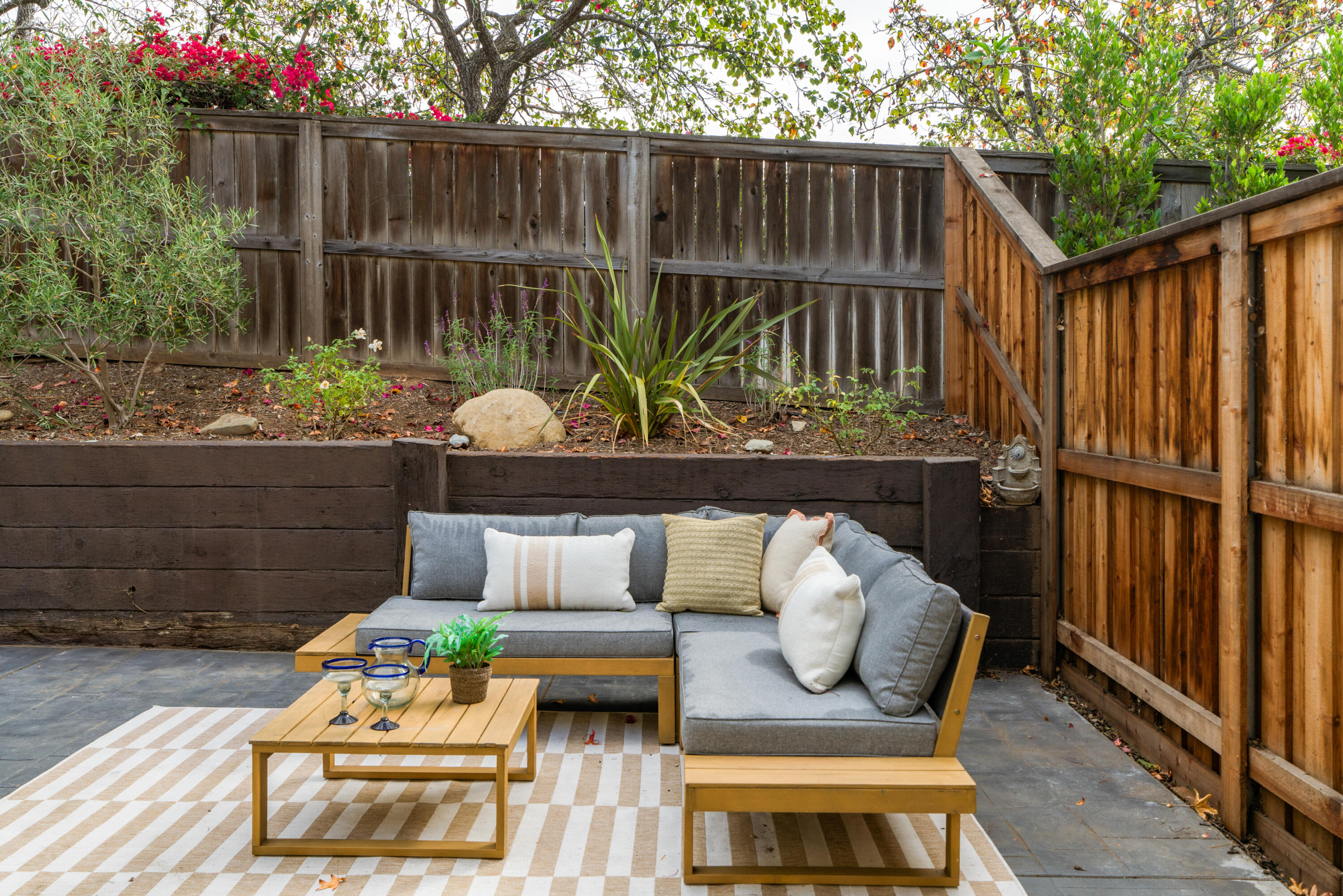 608 Camino Campana