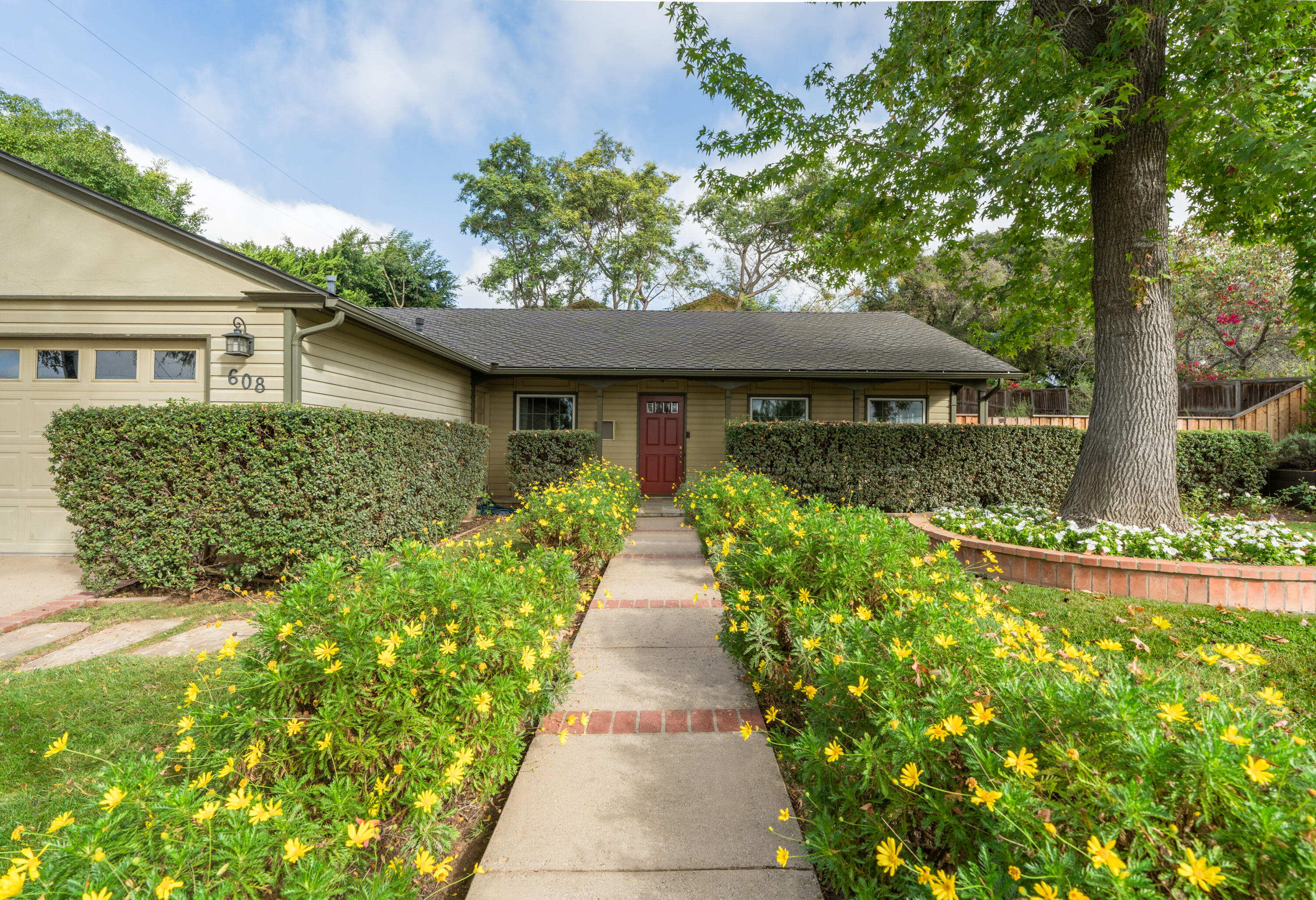 608 Camino Campana