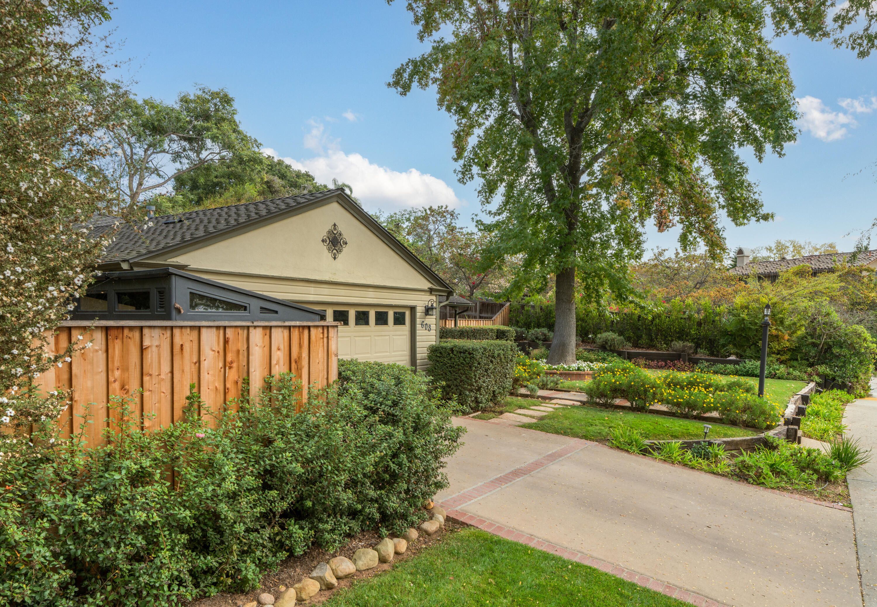 608 Camino Campana