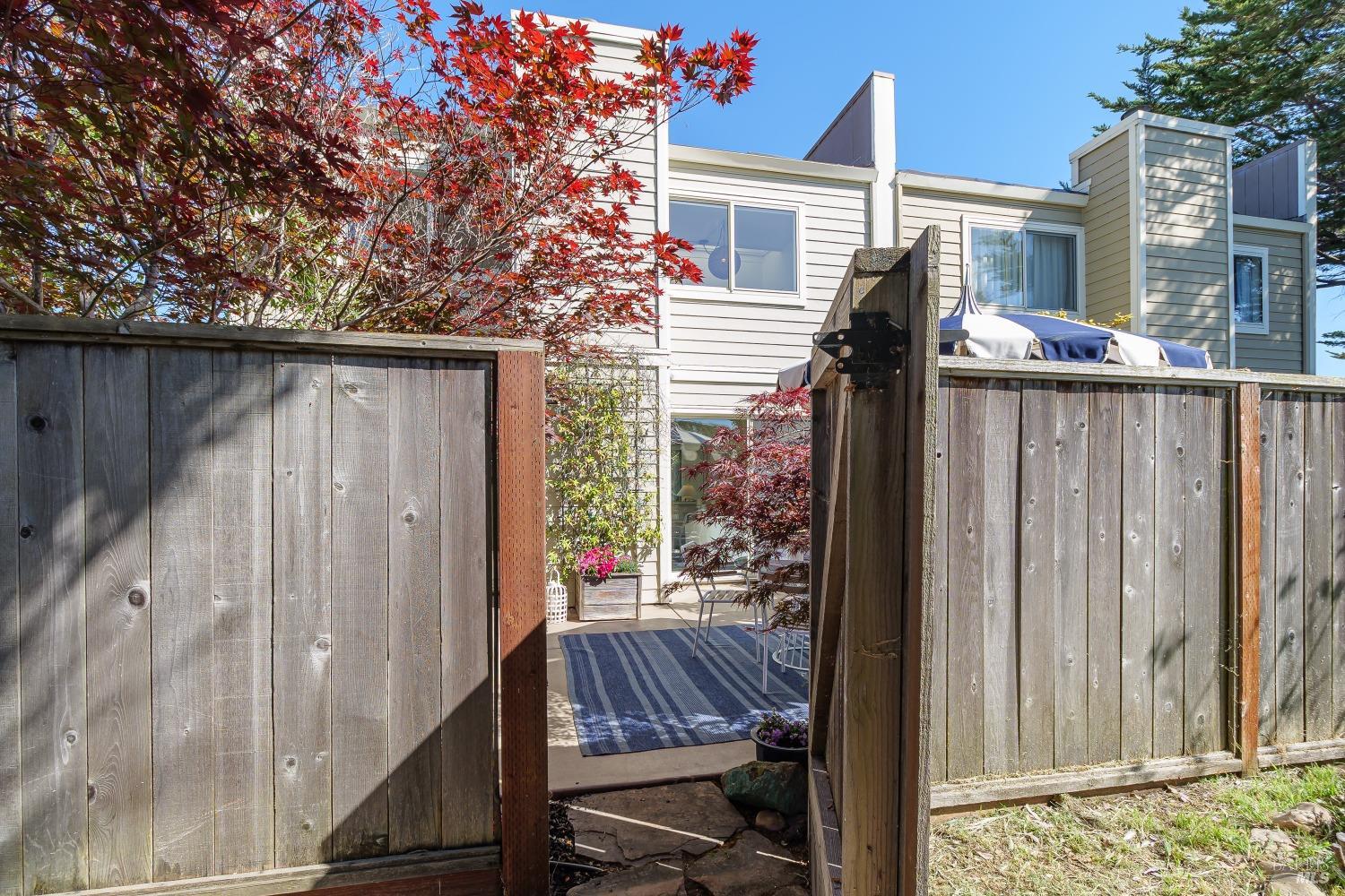 157 Mariner Green Ct