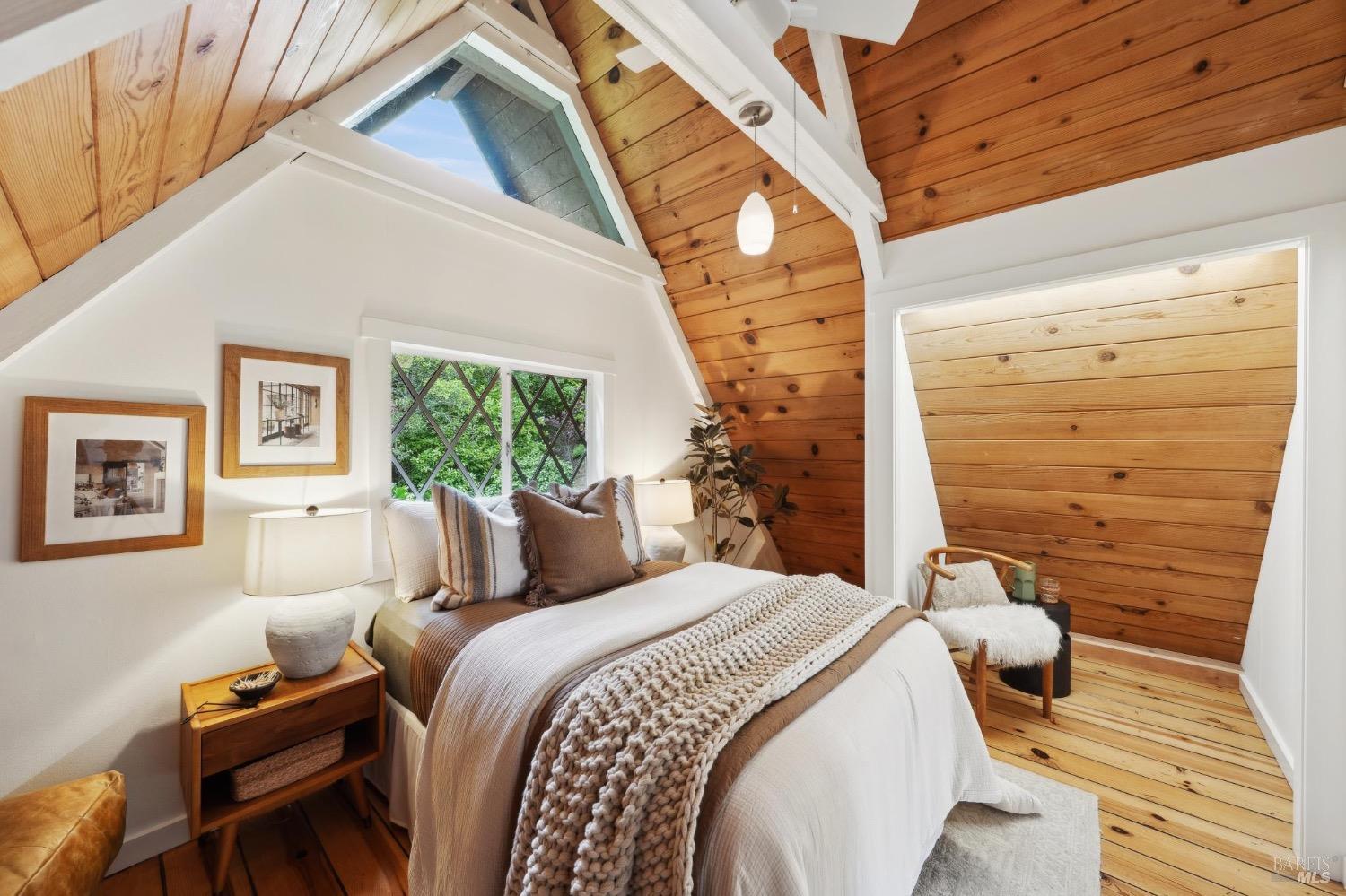 925 W California Ave