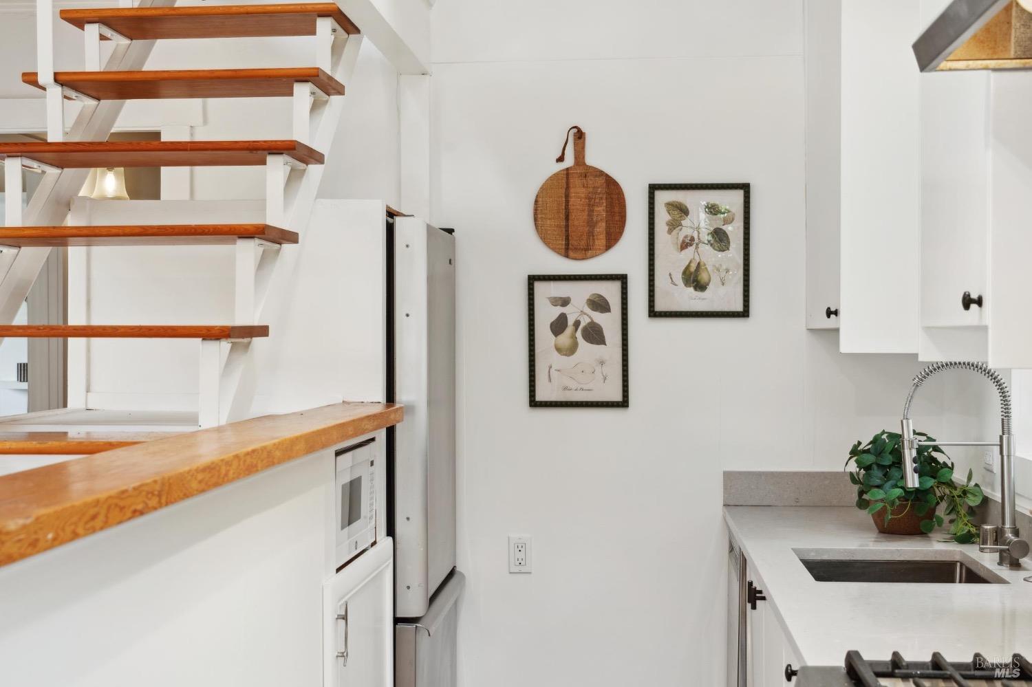 925 W California Ave