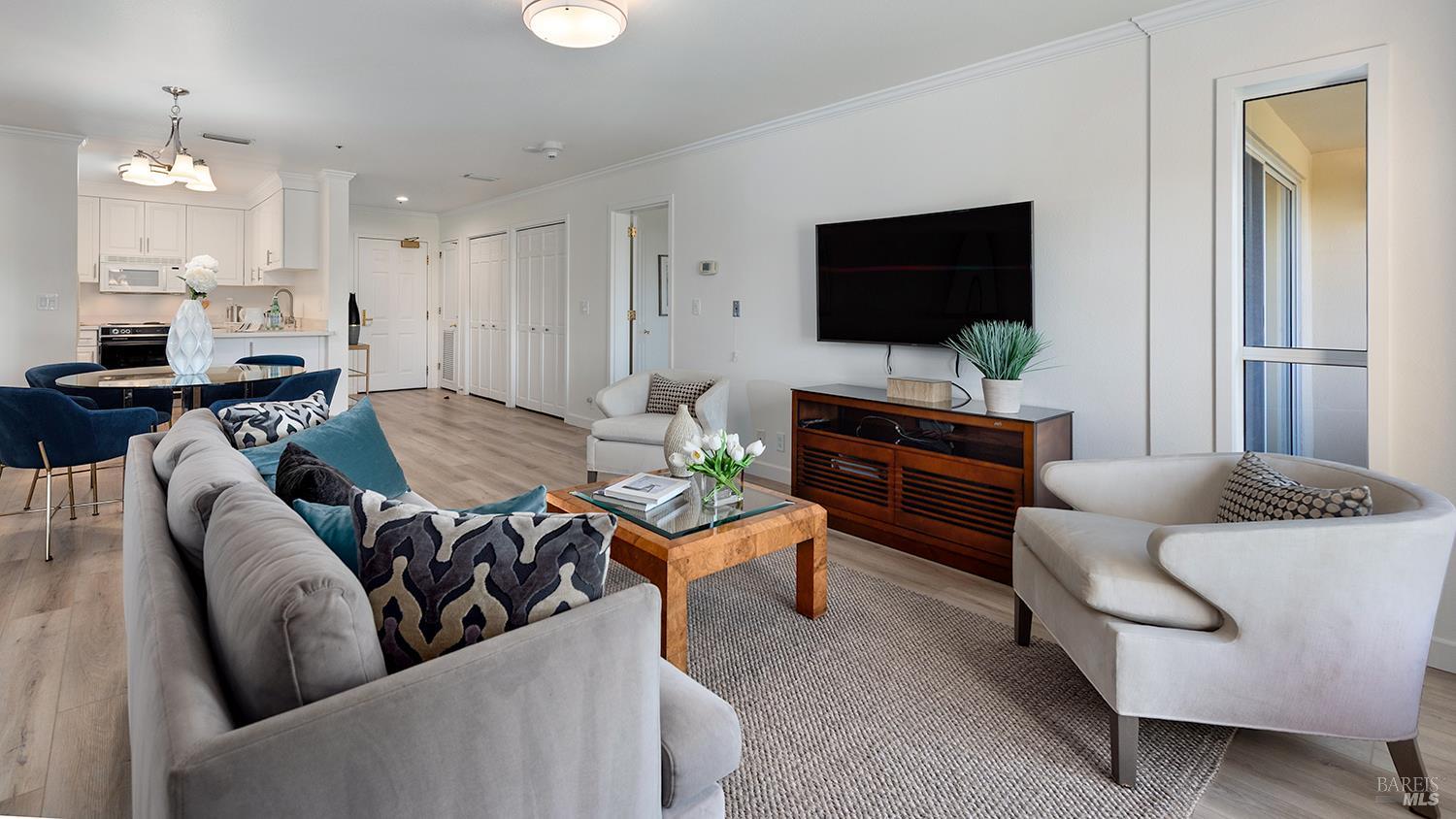 100 Thorndale Dr #150