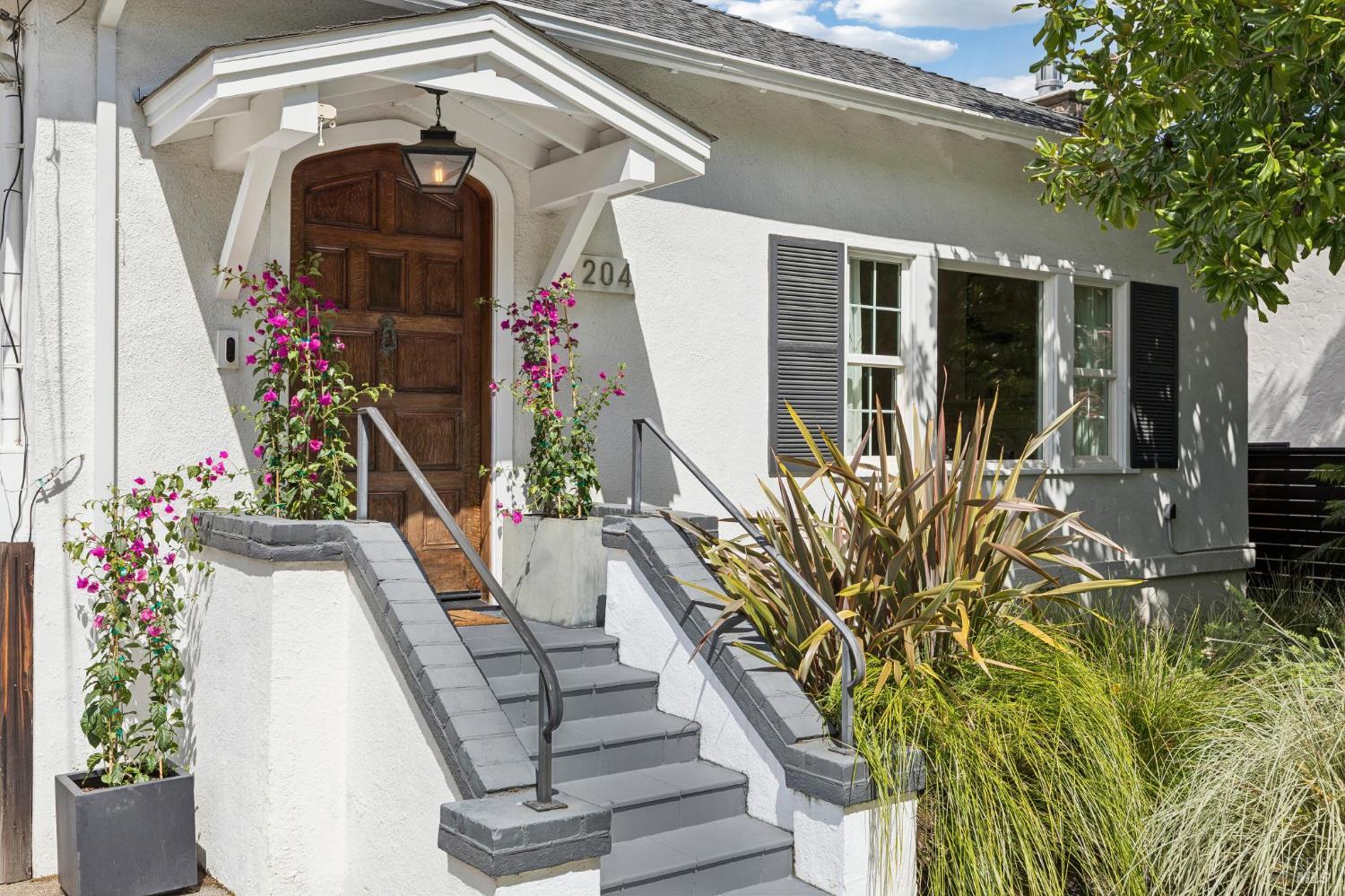 204 Greenfield Avenue