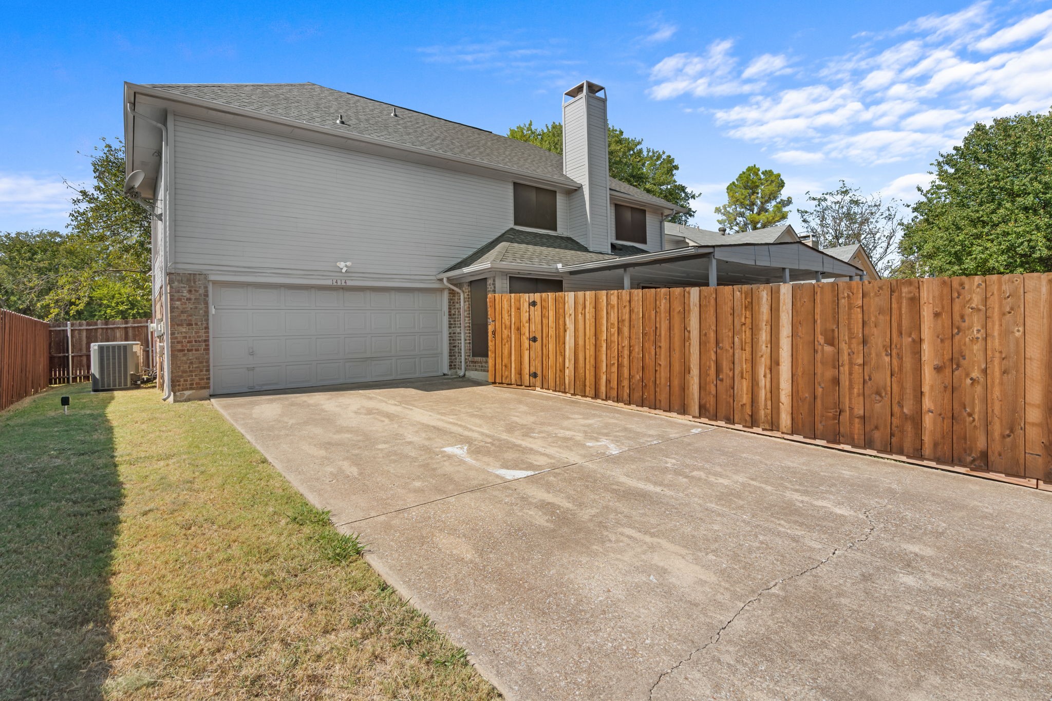 1414 Straus Road