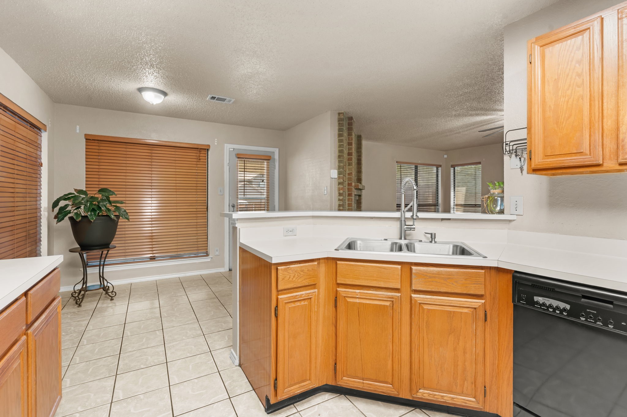 1414 Straus Road