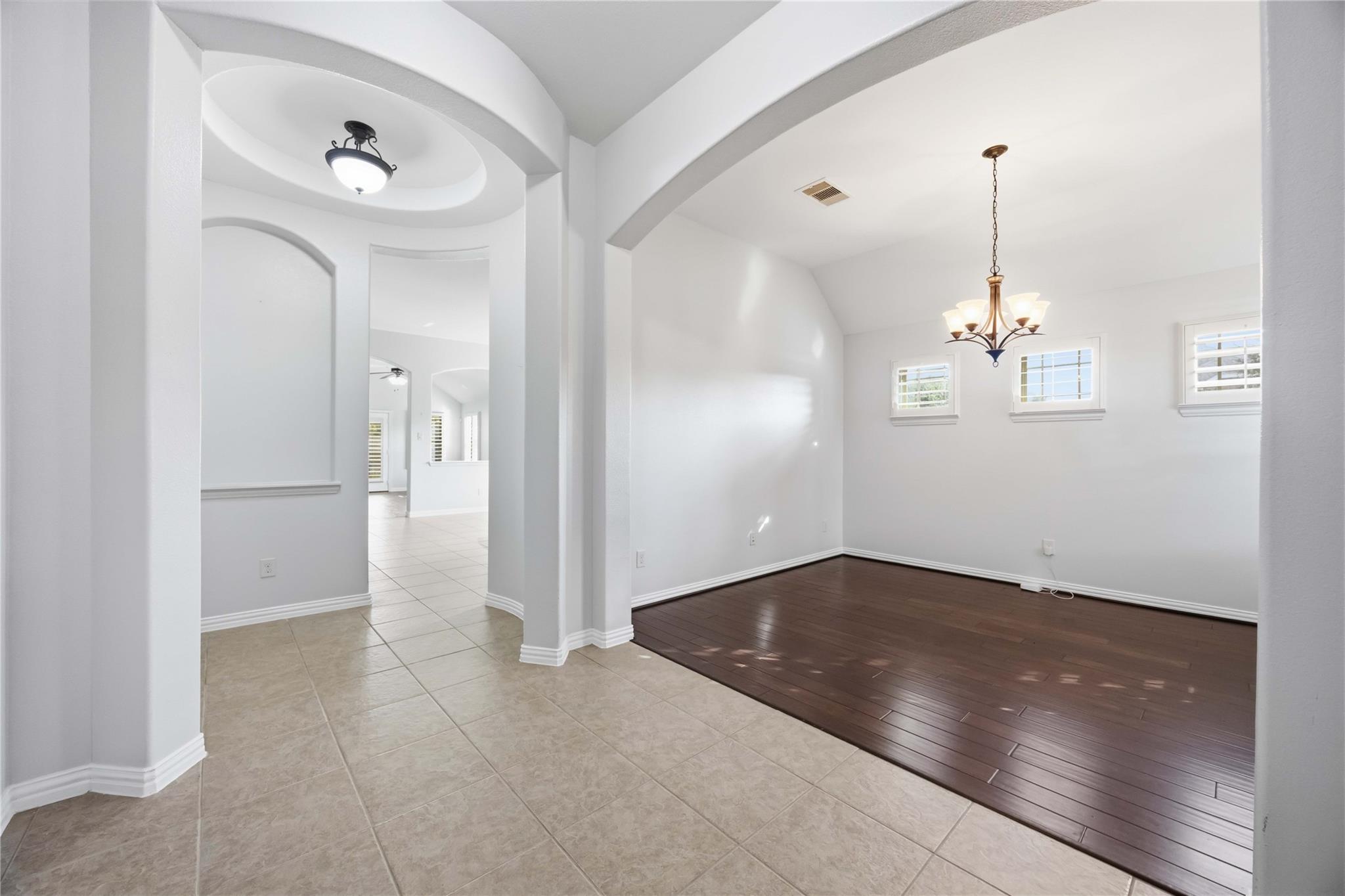 601 Dunlavy Lane
