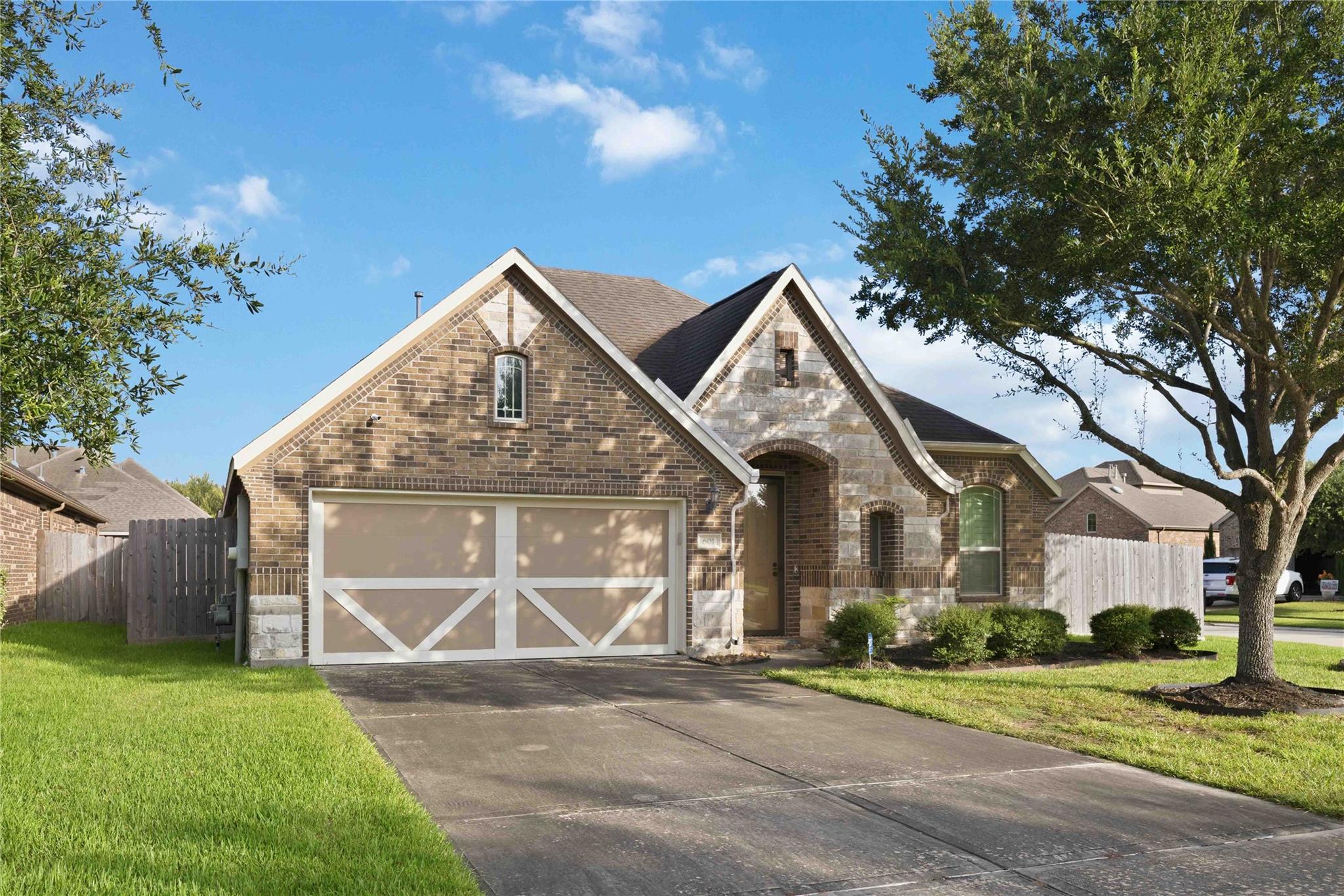 601 Dunlavy Lane