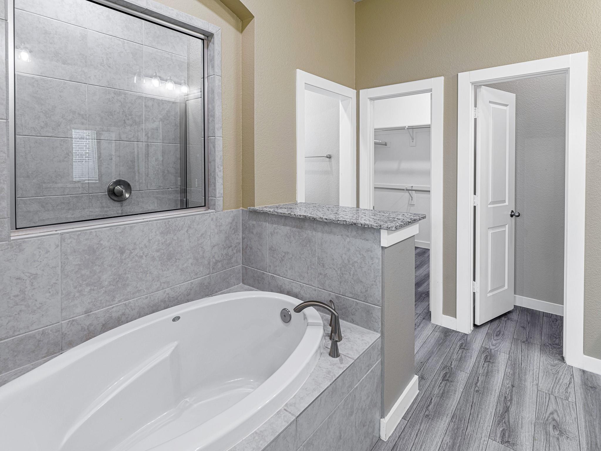 16819 Beechwood Forest Way