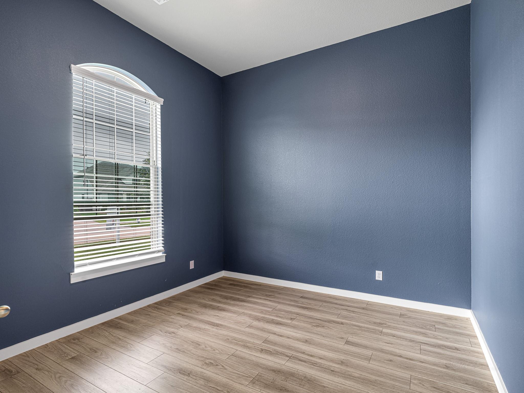 16819 Beechwood Forest Way