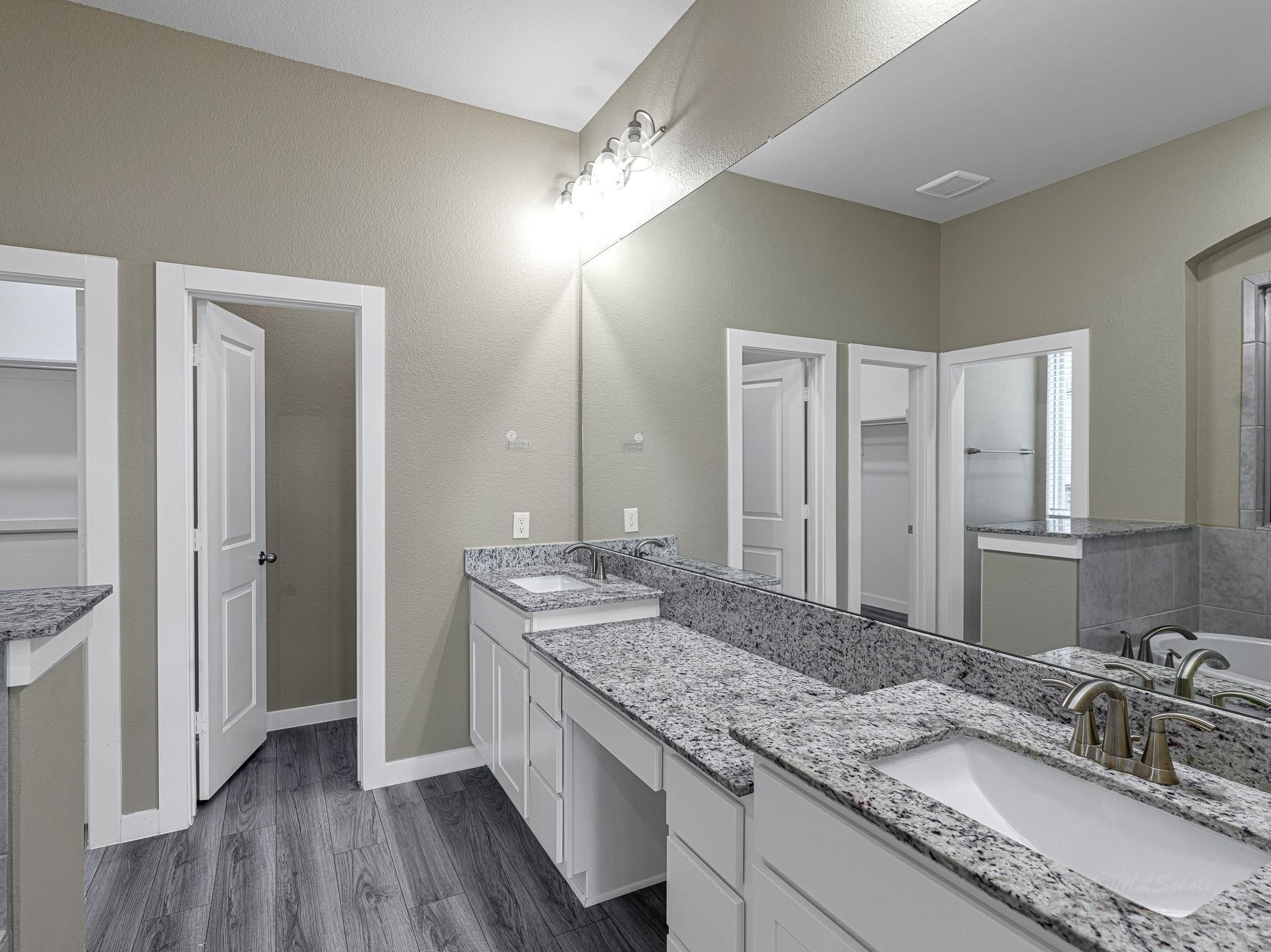 16819 Beechwood Forest Way