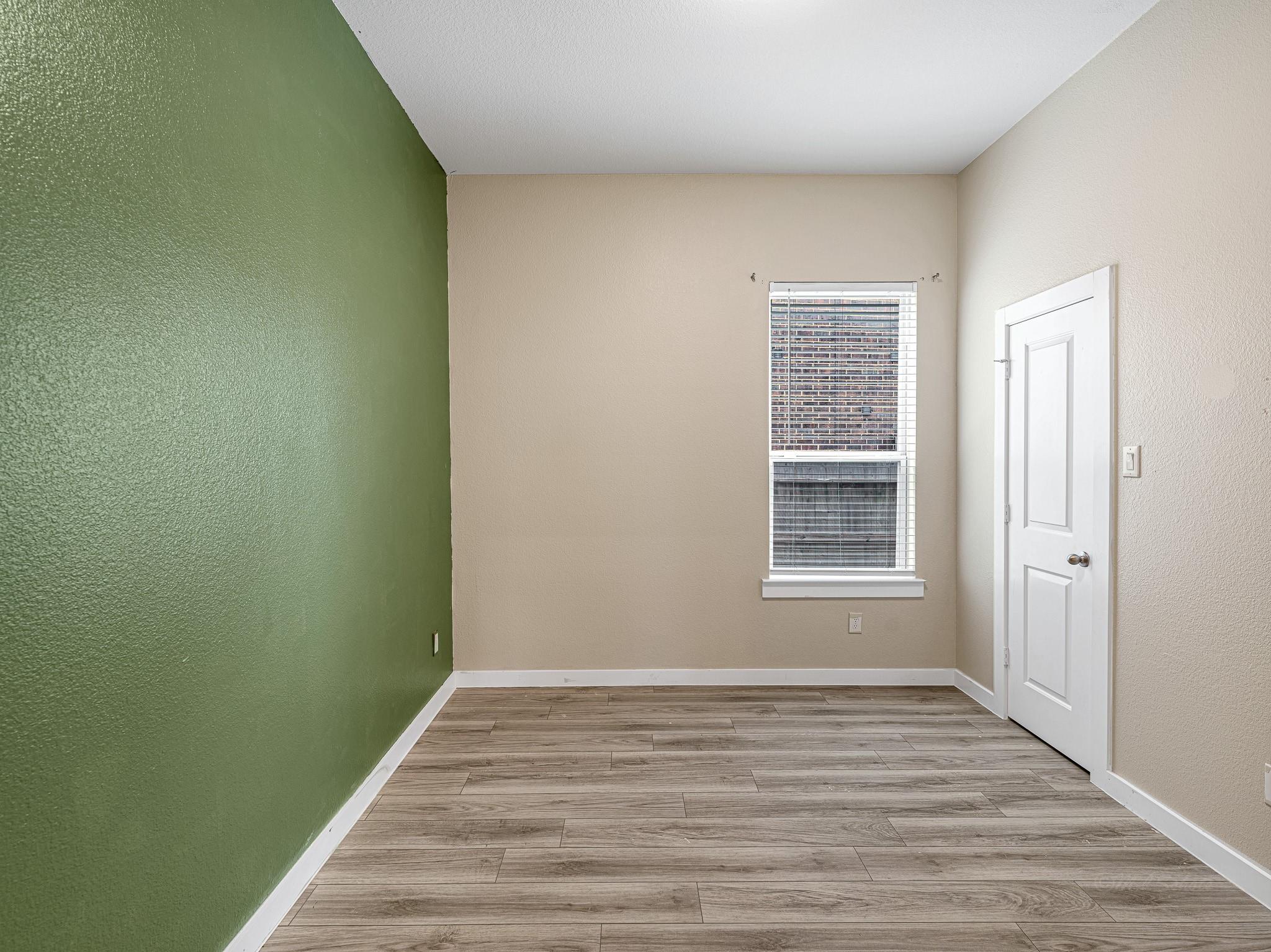 16819 Beechwood Forest Way