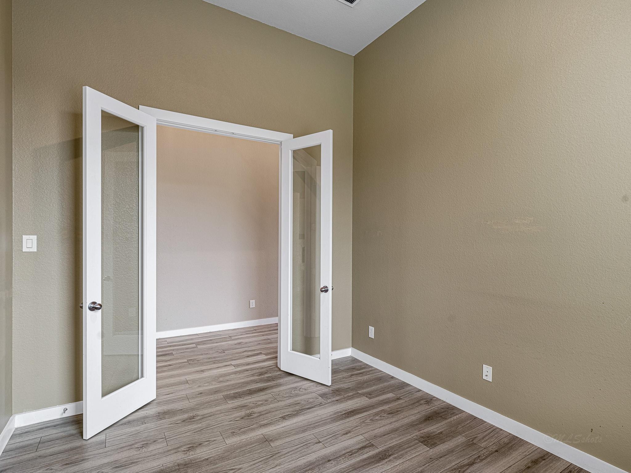 16819 Beechwood Forest Way