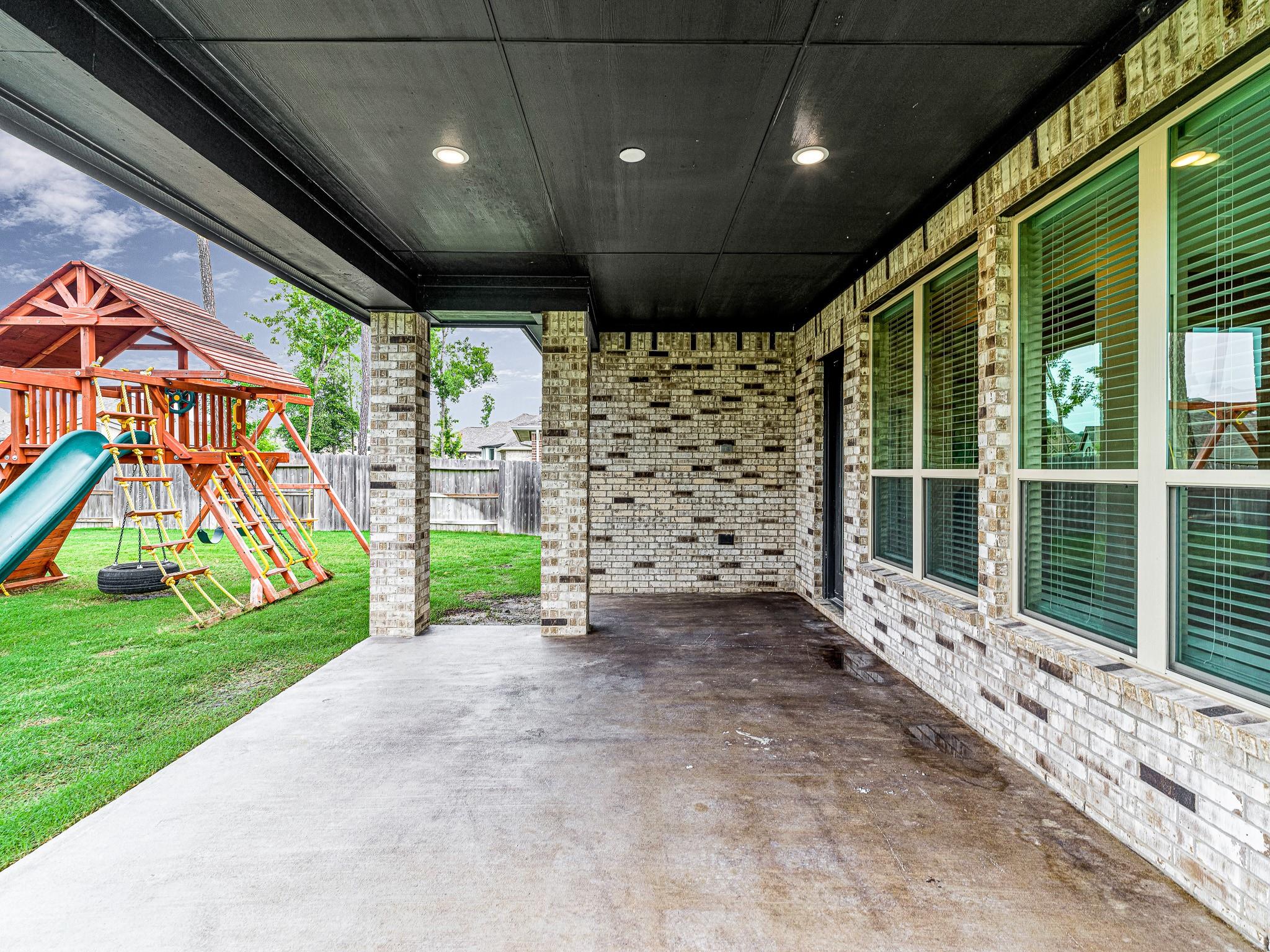 16819 Beechwood Forest Way