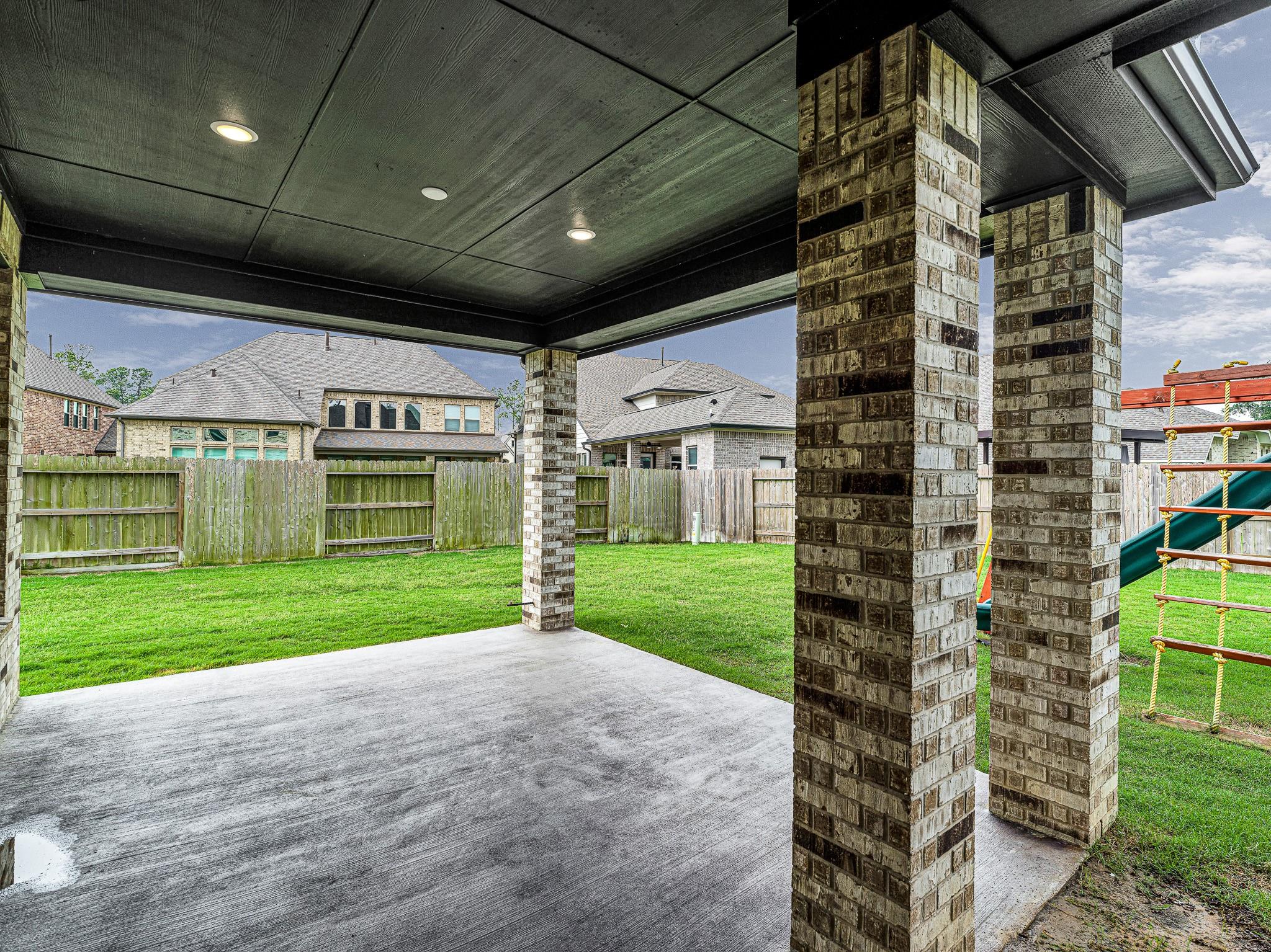 16819 Beechwood Forest Way