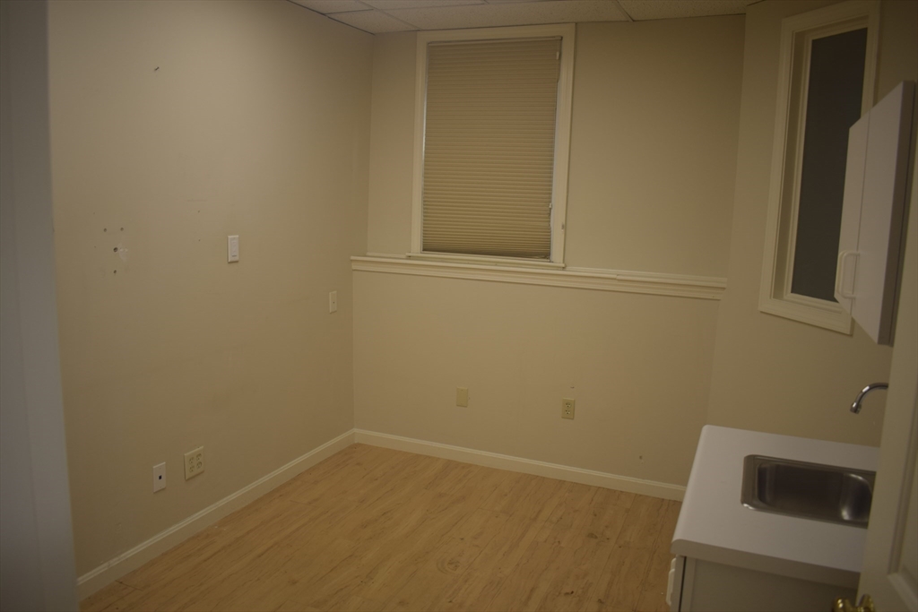 3 Baldwin Green Cmn # 104