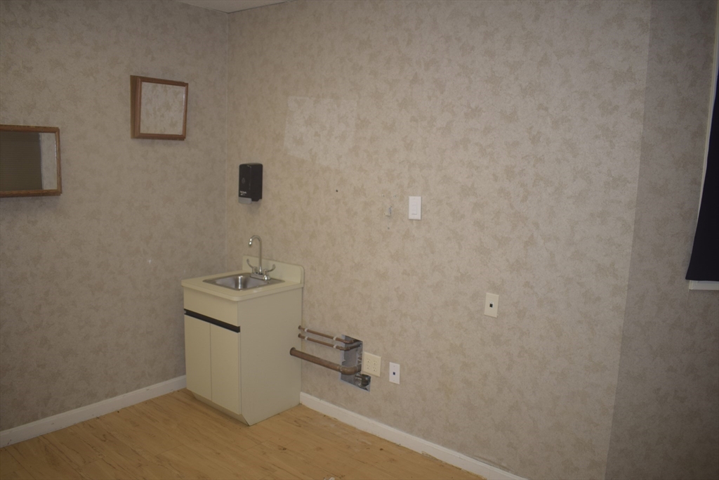 3 Baldwin Green Cmn # 104