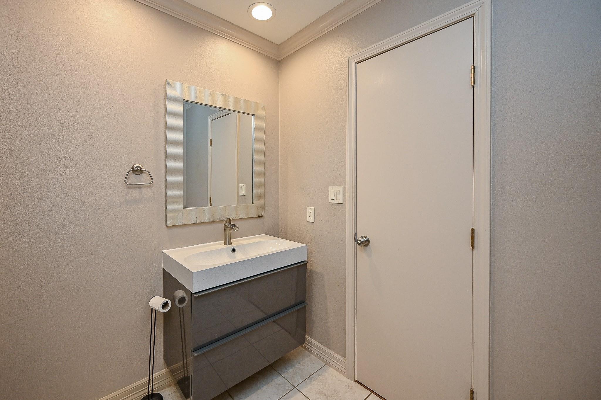 13814 Peach Hollow Lane