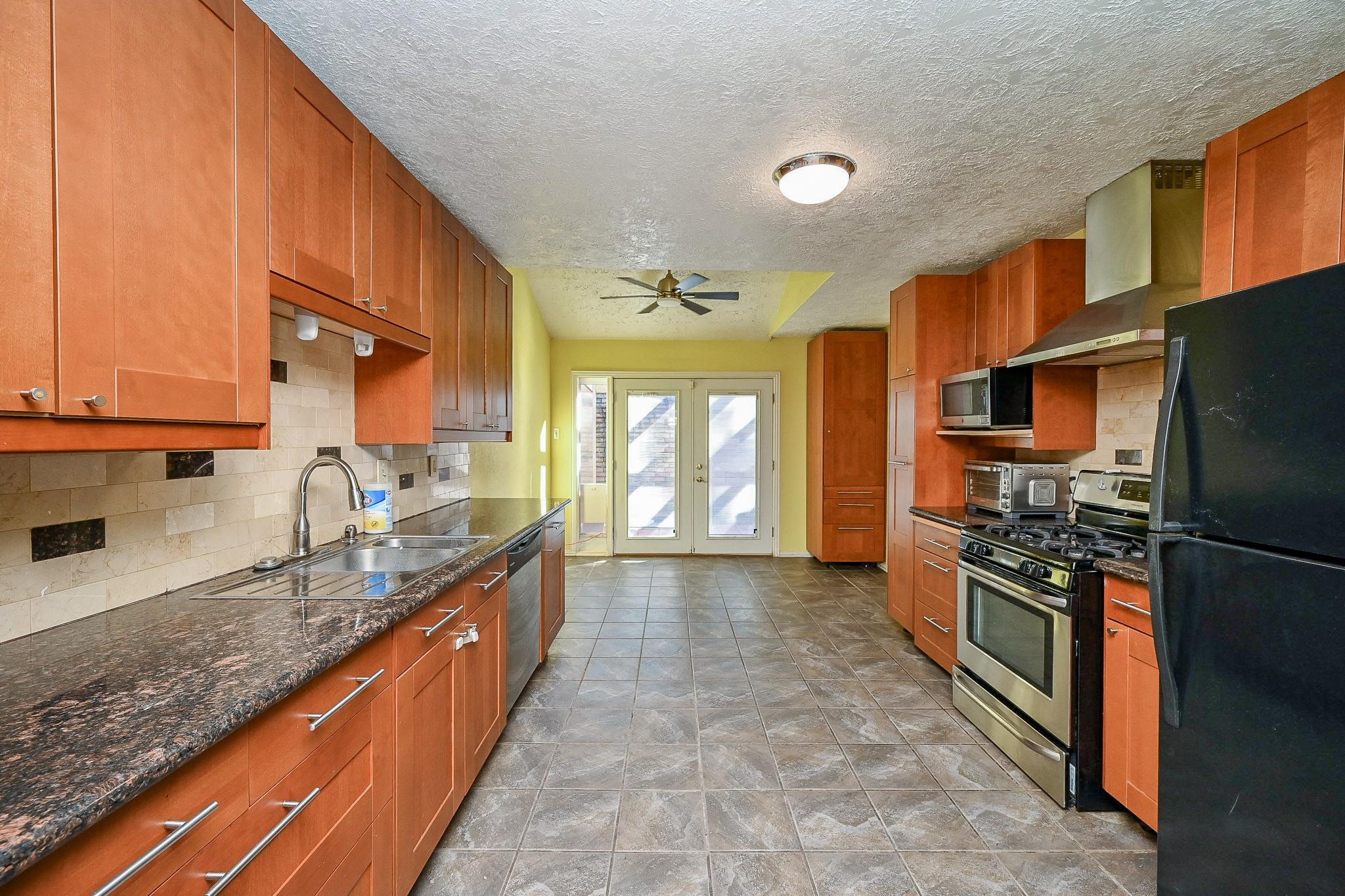 13814 Peach Hollow Lane