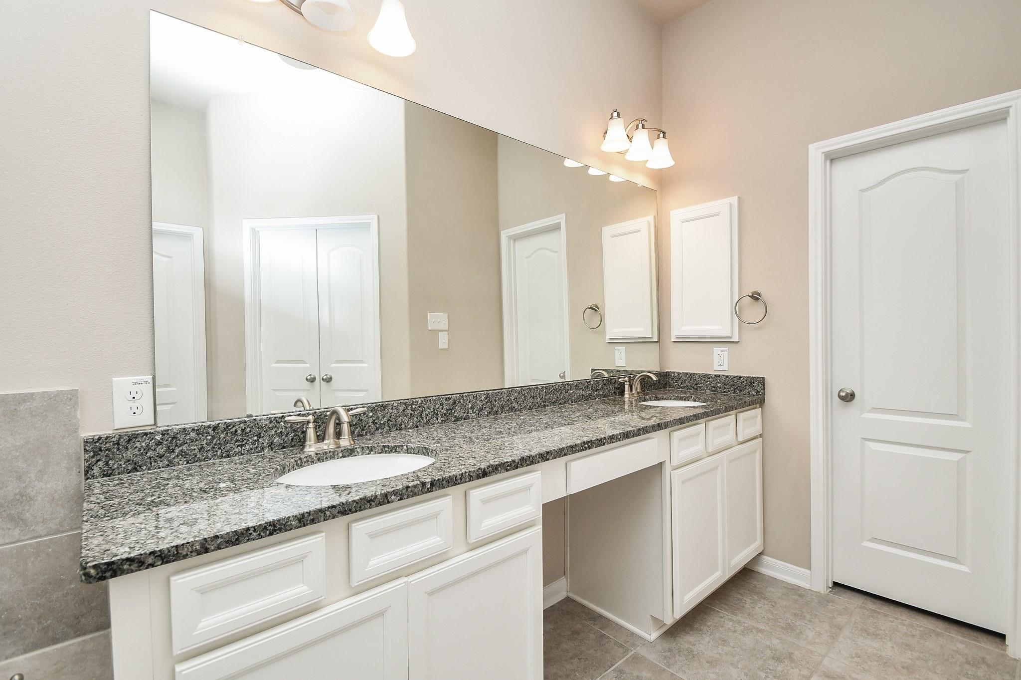 7718 Collina Landing Trail