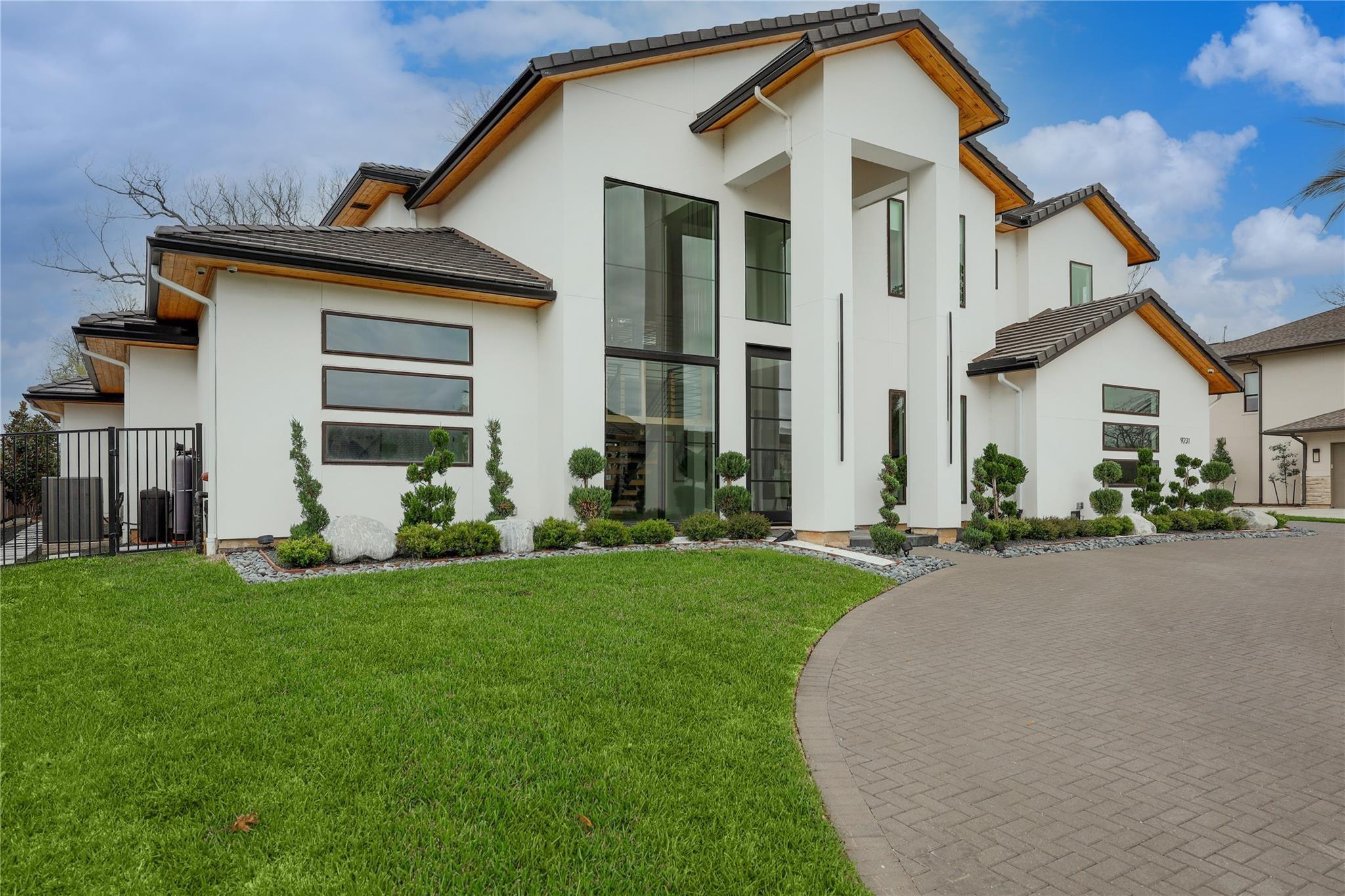 9231 Fox Bend Lane