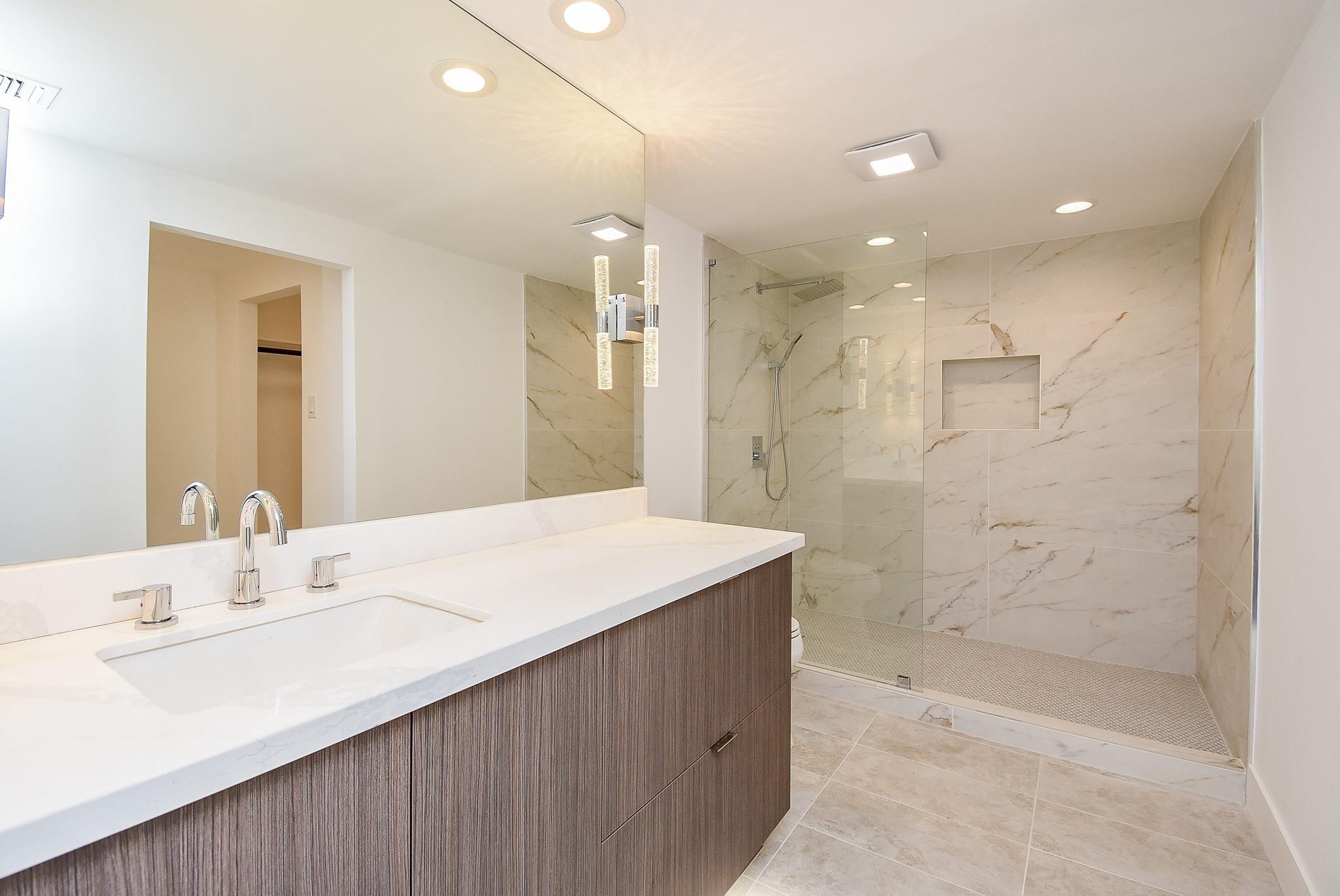 49 Briar Hollow Lane # 1106