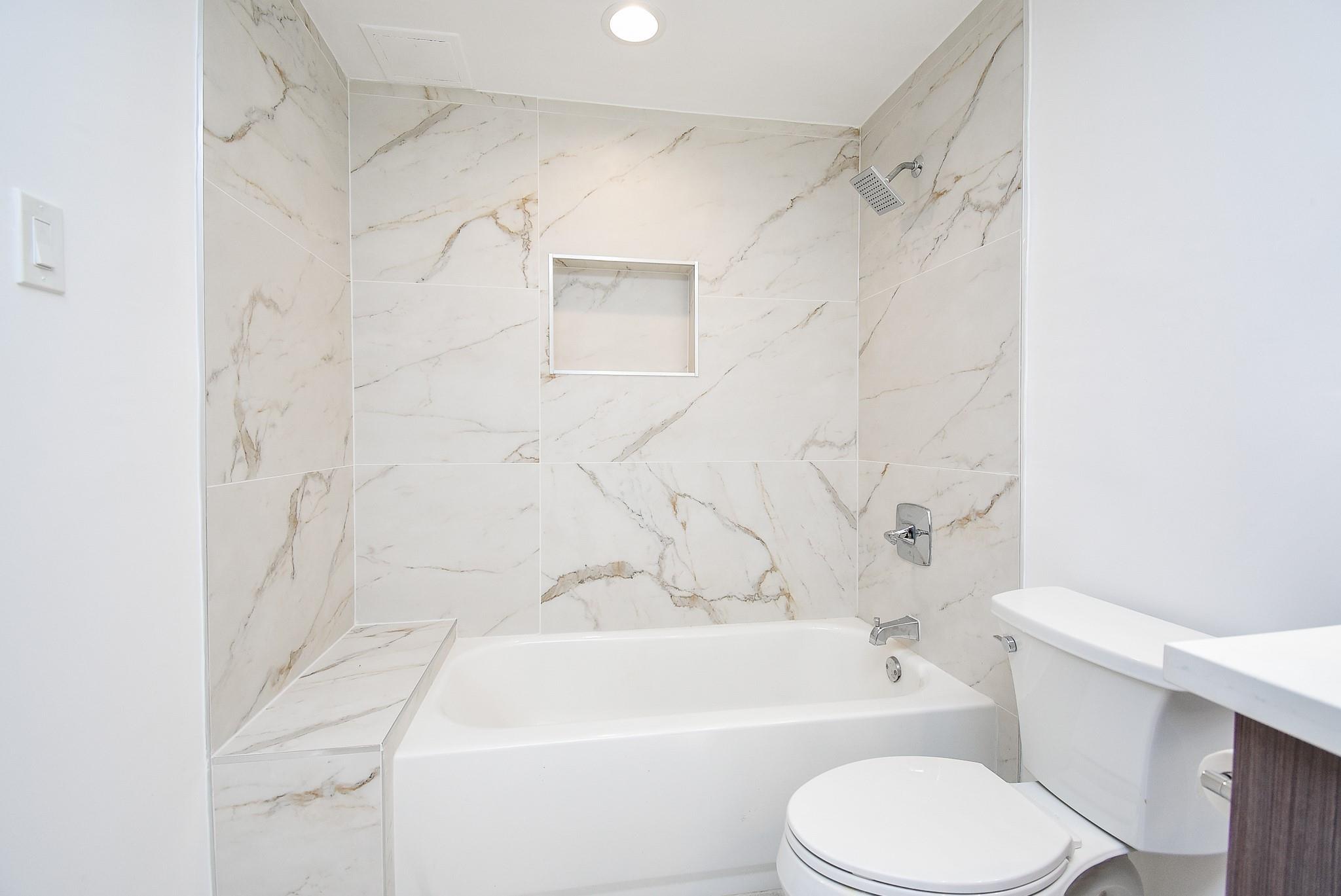49 Briar Hollow Lane # 1106