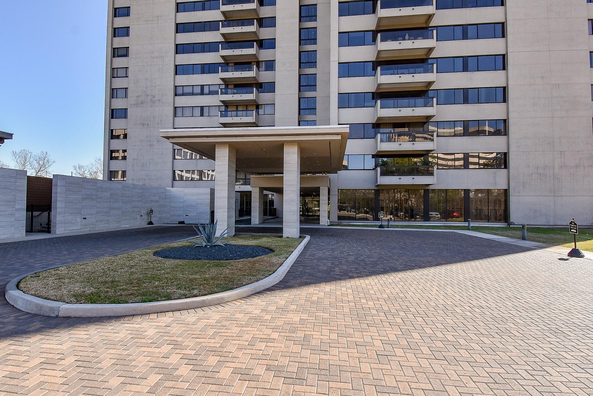 49 Briar Hollow Lane # 1106
