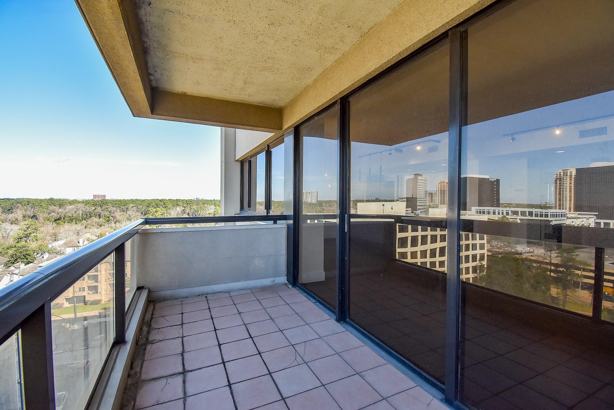 49 Briar Hollow Lane # 1106