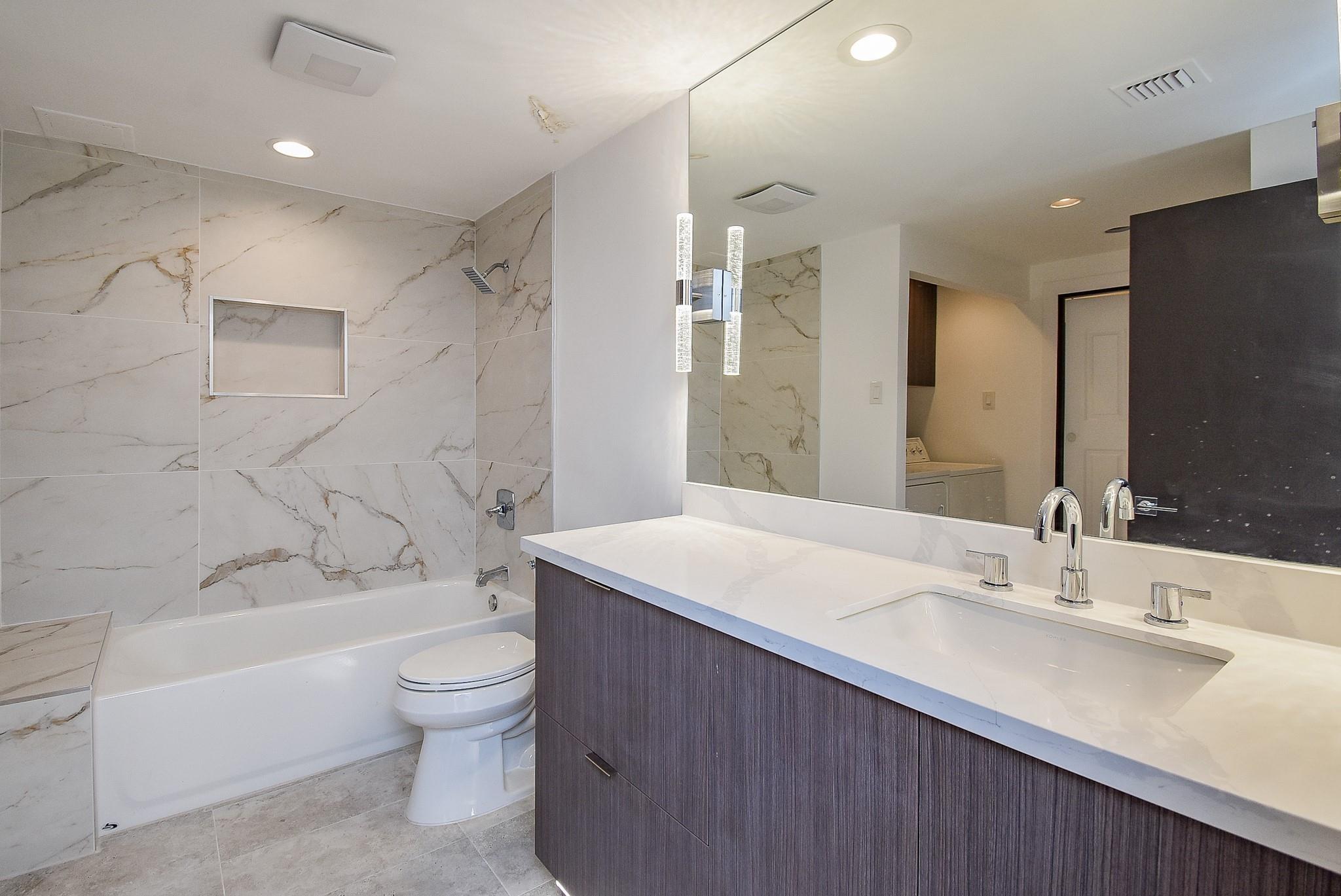 49 Briar Hollow Lane # 1106