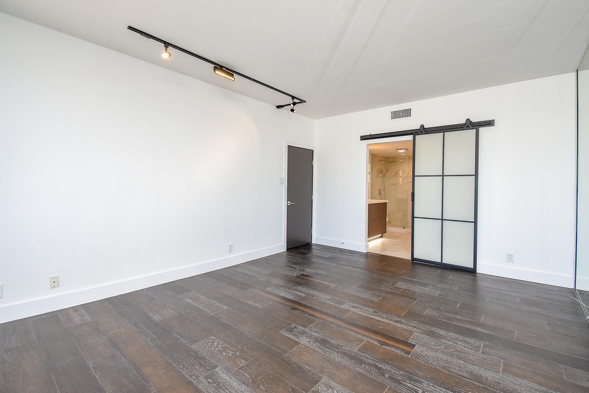 49 Briar Hollow Lane # 1106