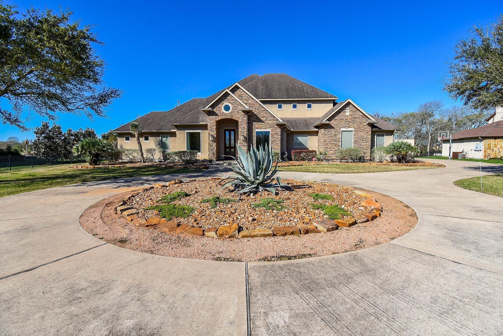 2819 Palmetto Bend