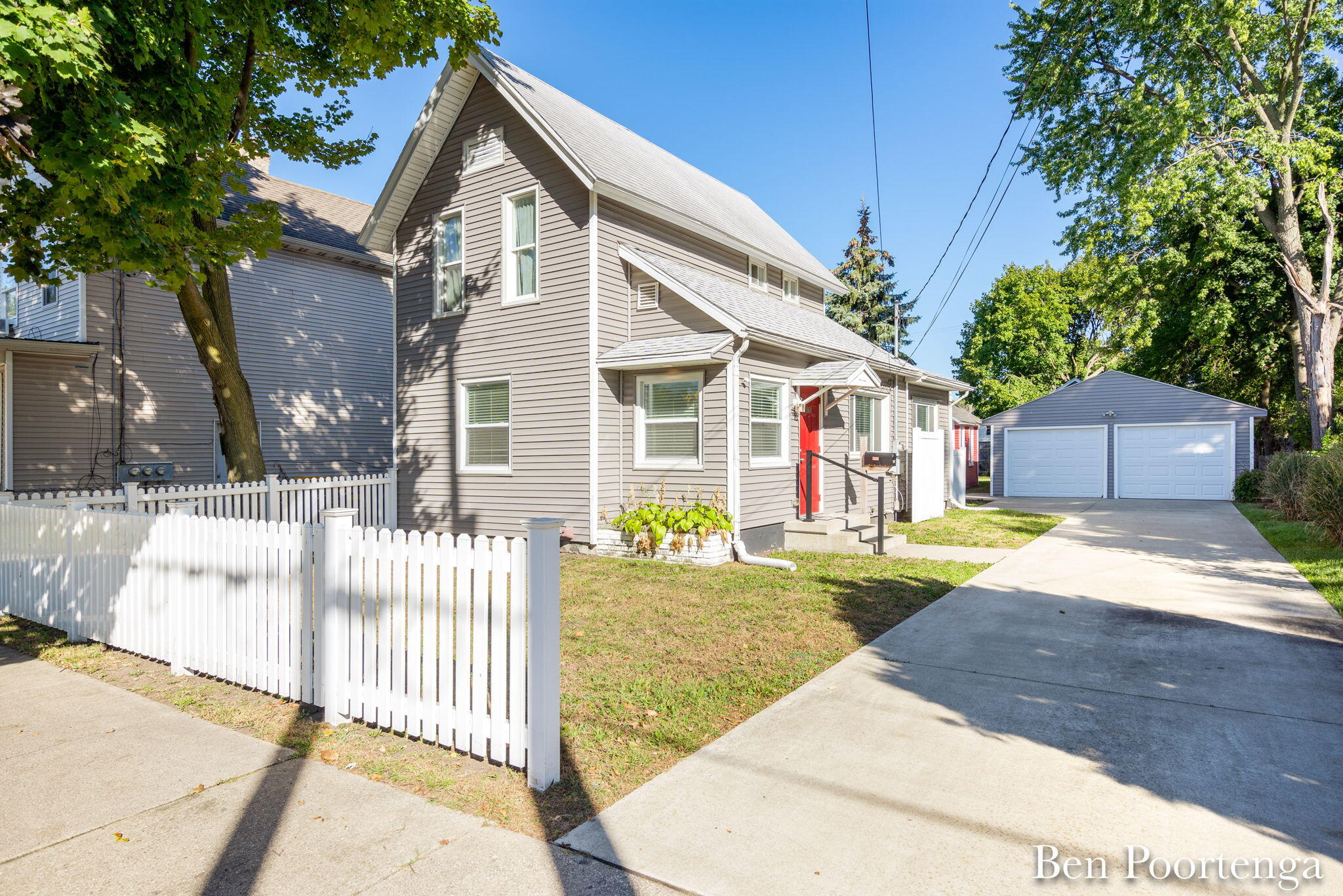 861 Second Street NW